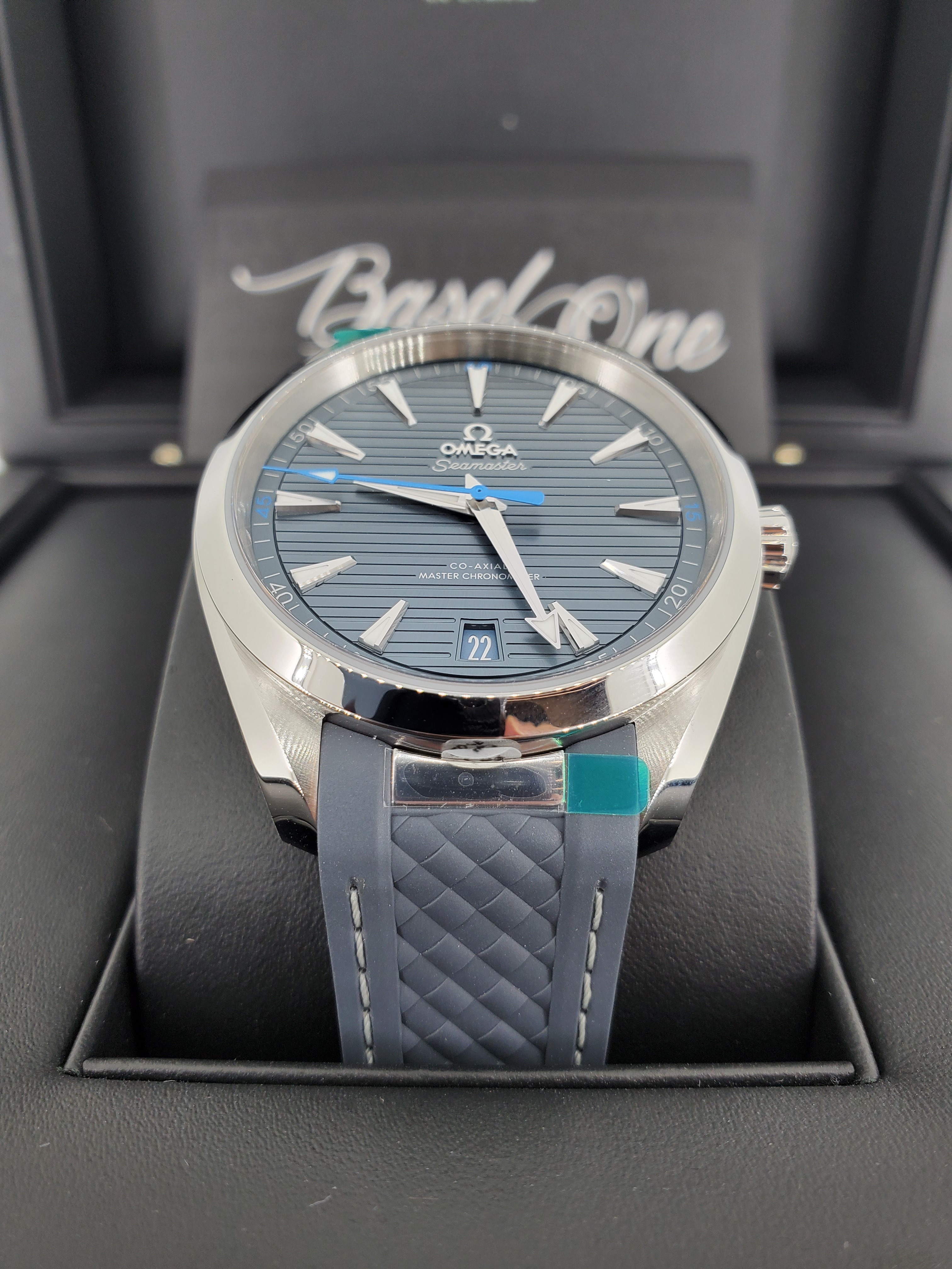 BRAND NEW OMEGA 220.12.41.21.03.002 22012412103002 BLUE DIAL BLUE HAND AQUA TERRA 150M CO‑AXIAL MASTER CHRONOMETER RUBBER STRAP 41 MM