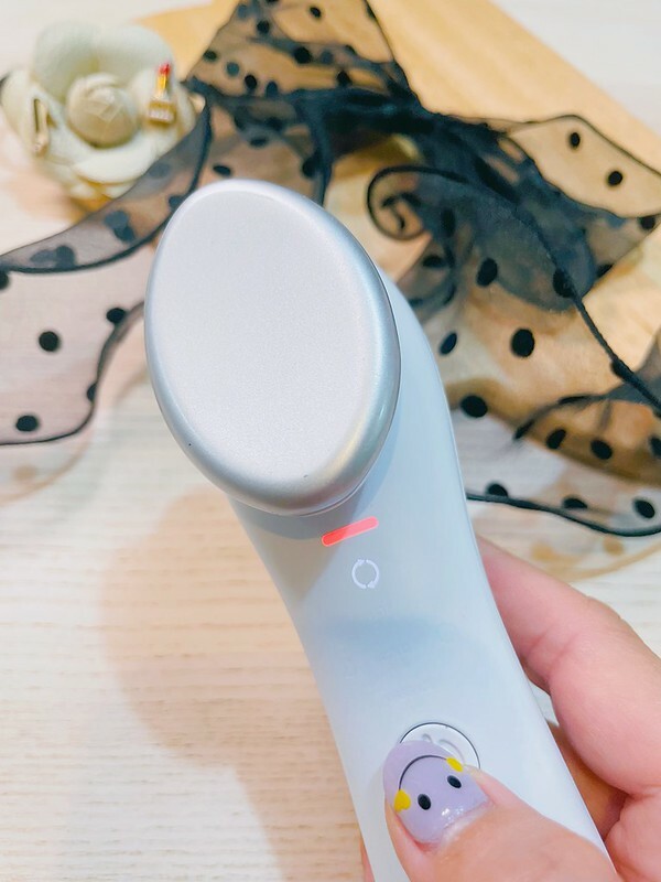 野姜花胡蝶+波掬子推薦冷暖緊膚震動按摩美容導入儀，保養事半功倍