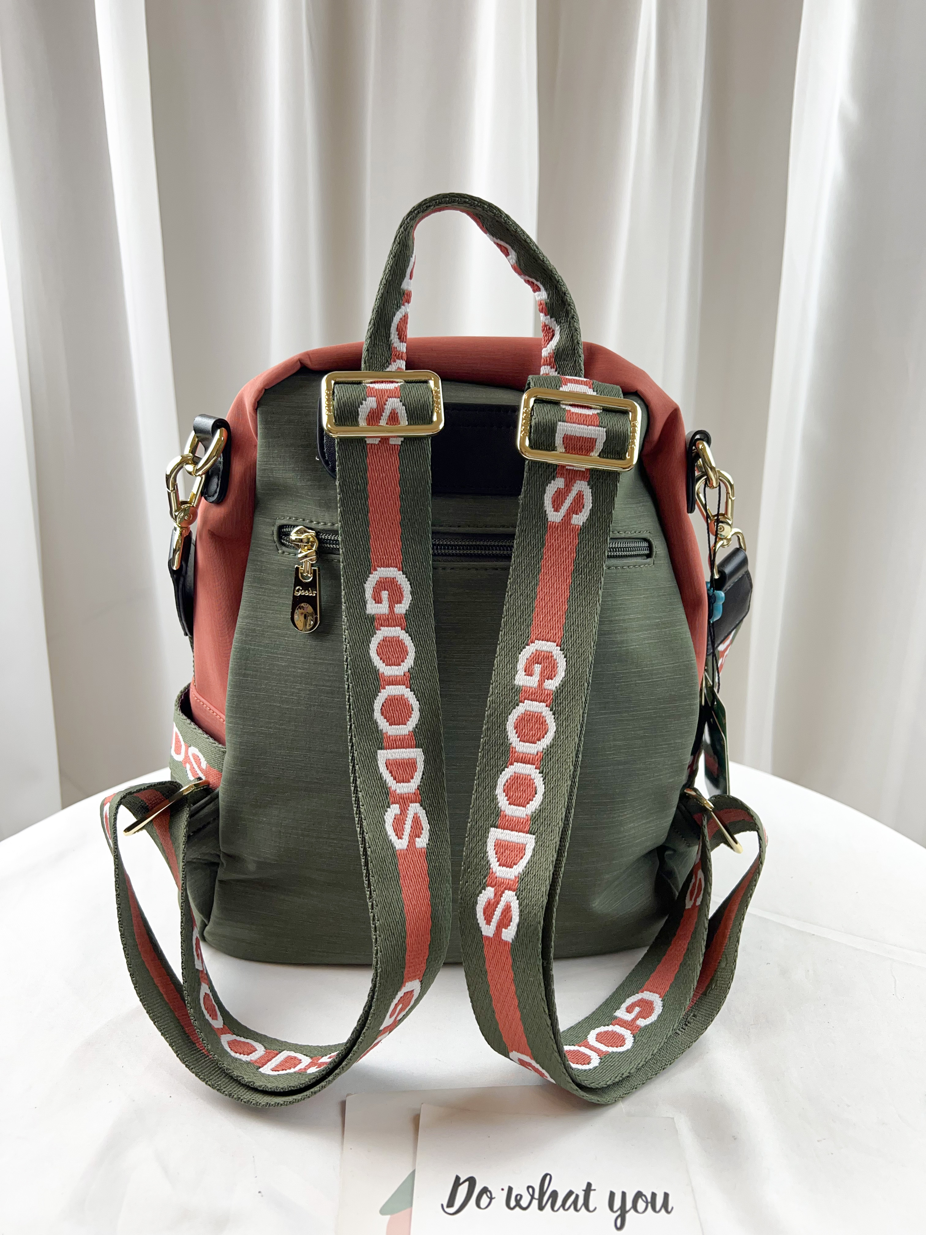 GOODS 橘綠拼色 防潑水後背包 / 側背包 附小熊吊飾 #2649