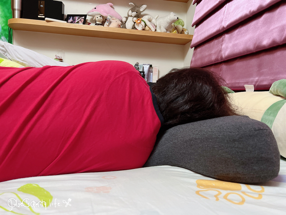 跟著Julie一起走吧推薦優扶磁石護頸枕，送給媽媽最好的禮物