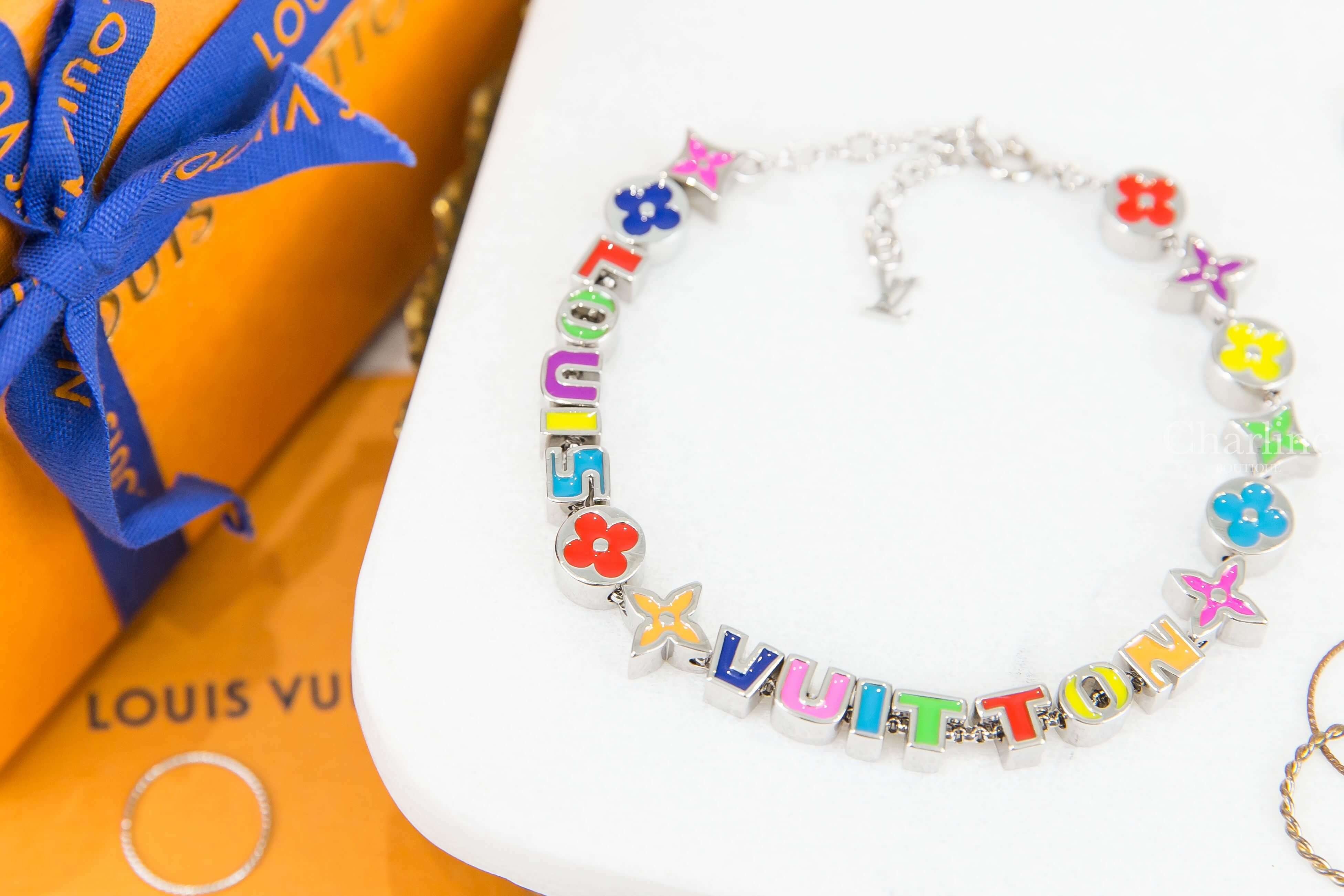 Louis Vuitton Monogram Party Bracelet 彩色經典圖徽字母珠飾銀色手鍊-Charline Boutique 精品代購