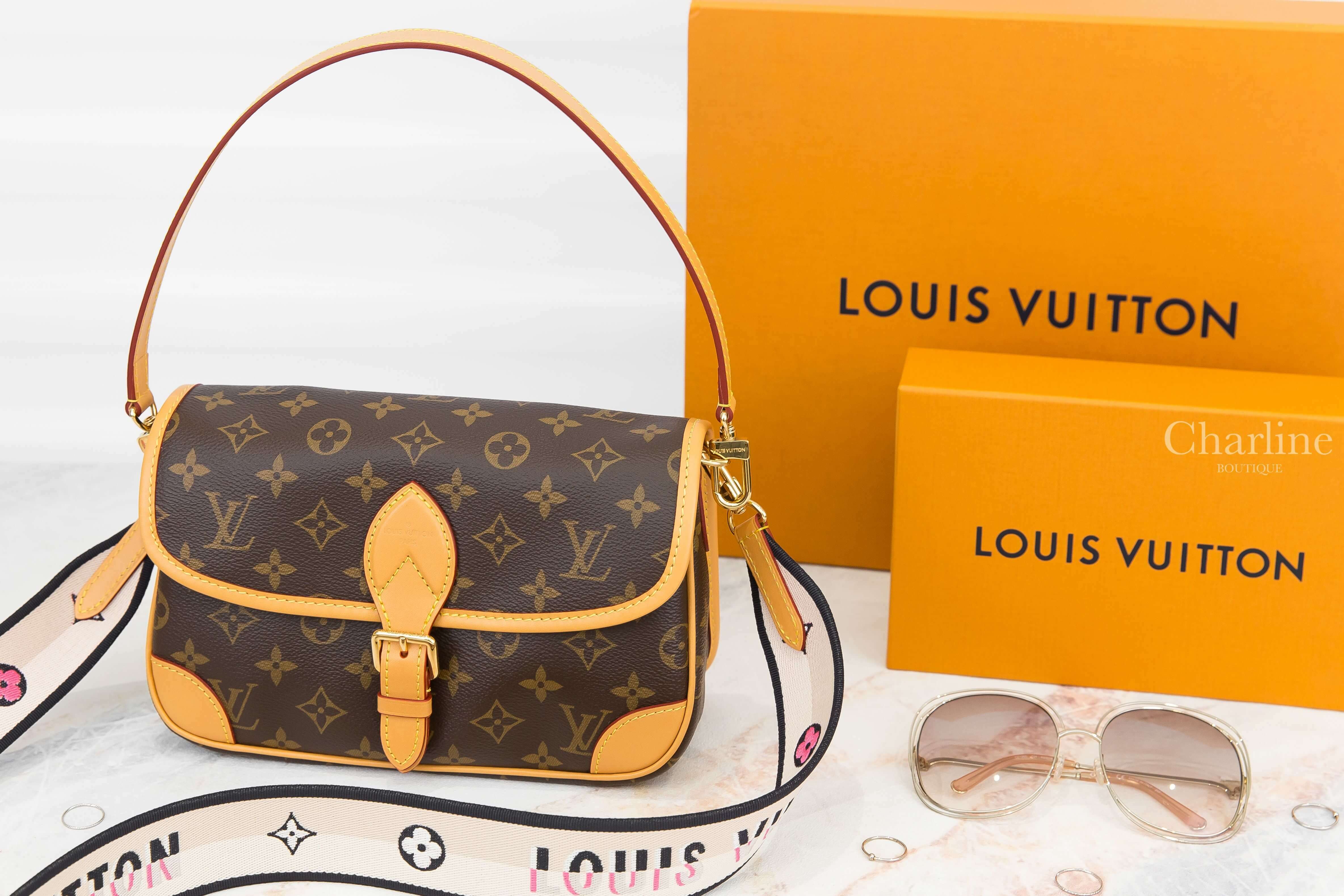 Louis Vuitton Diane 咖啡色老花帆布米色刺繡黑滾邊寬背帶小牛皮提把手提肩背包-Charline Boutique 精品代購