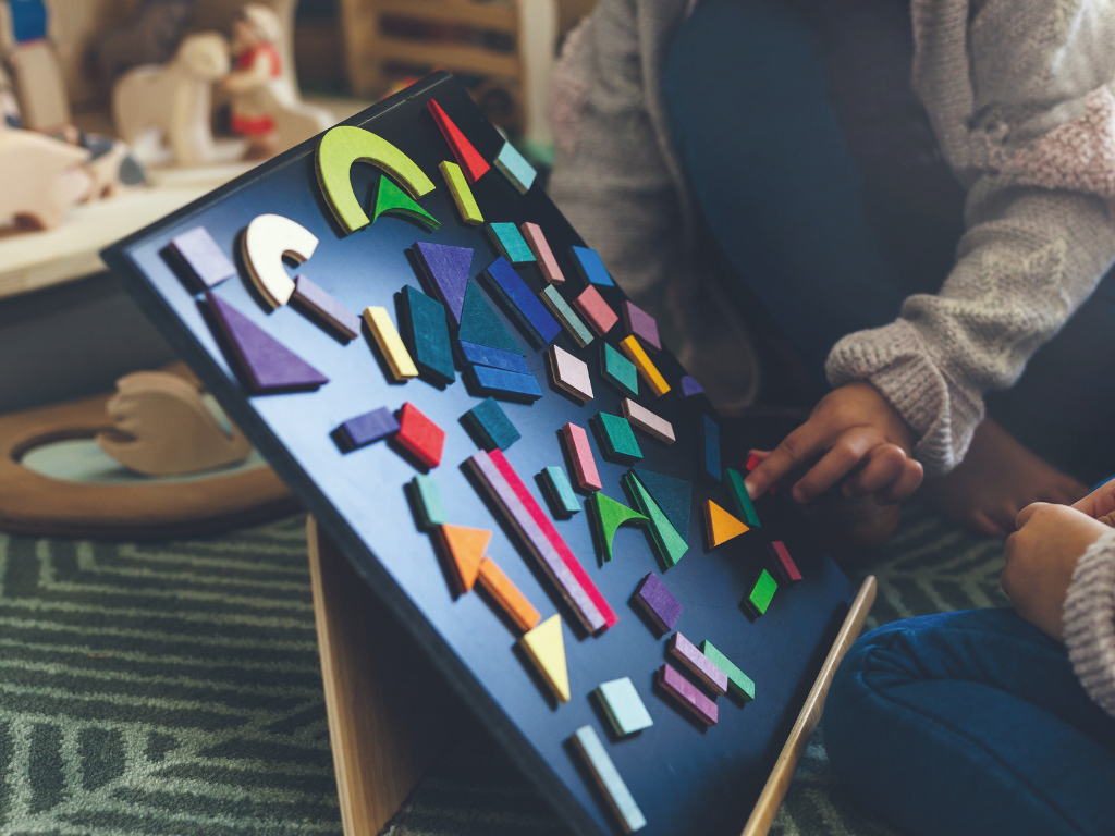 Grimm's - 磁性遊戲與黑板