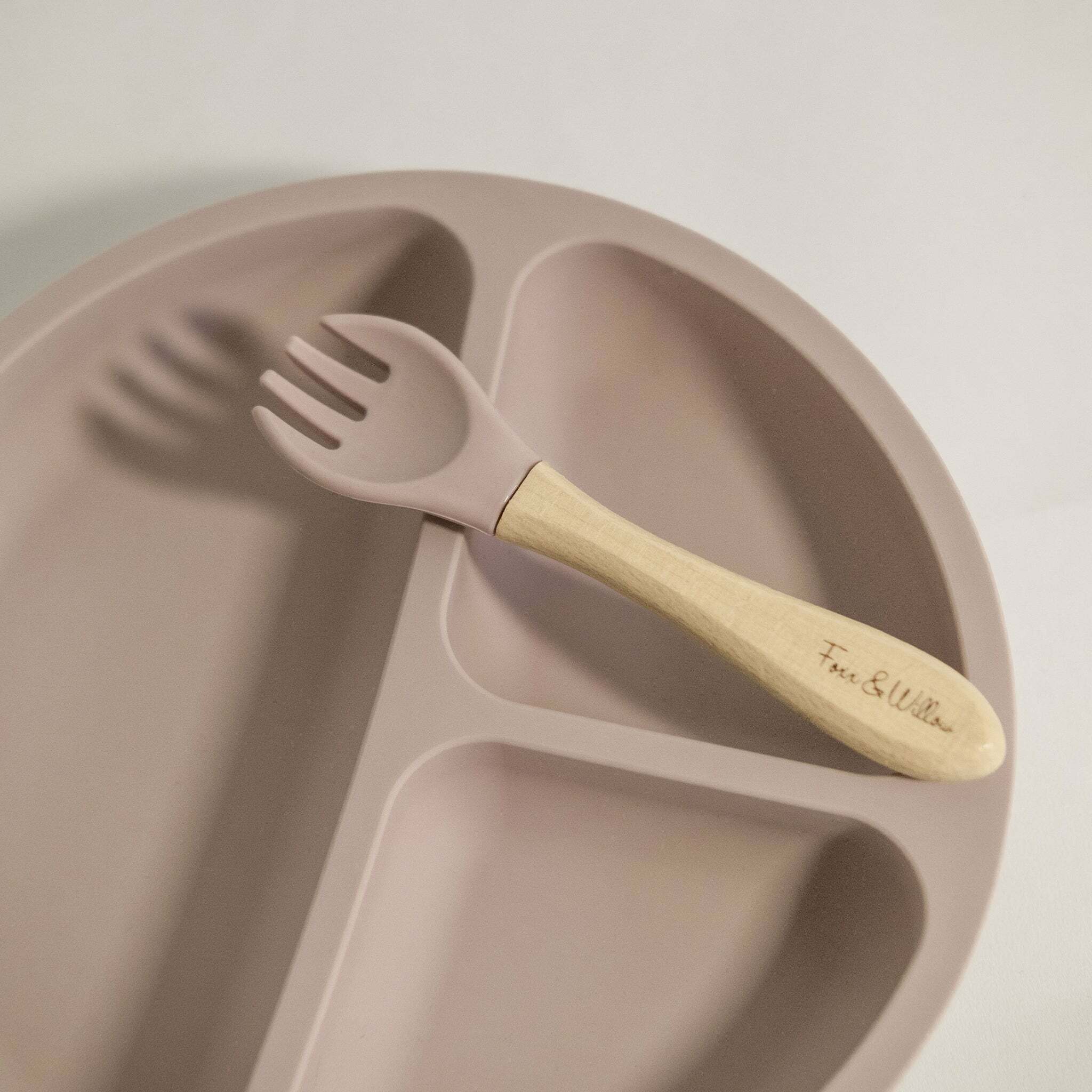Foxx & Willow plate and fork set