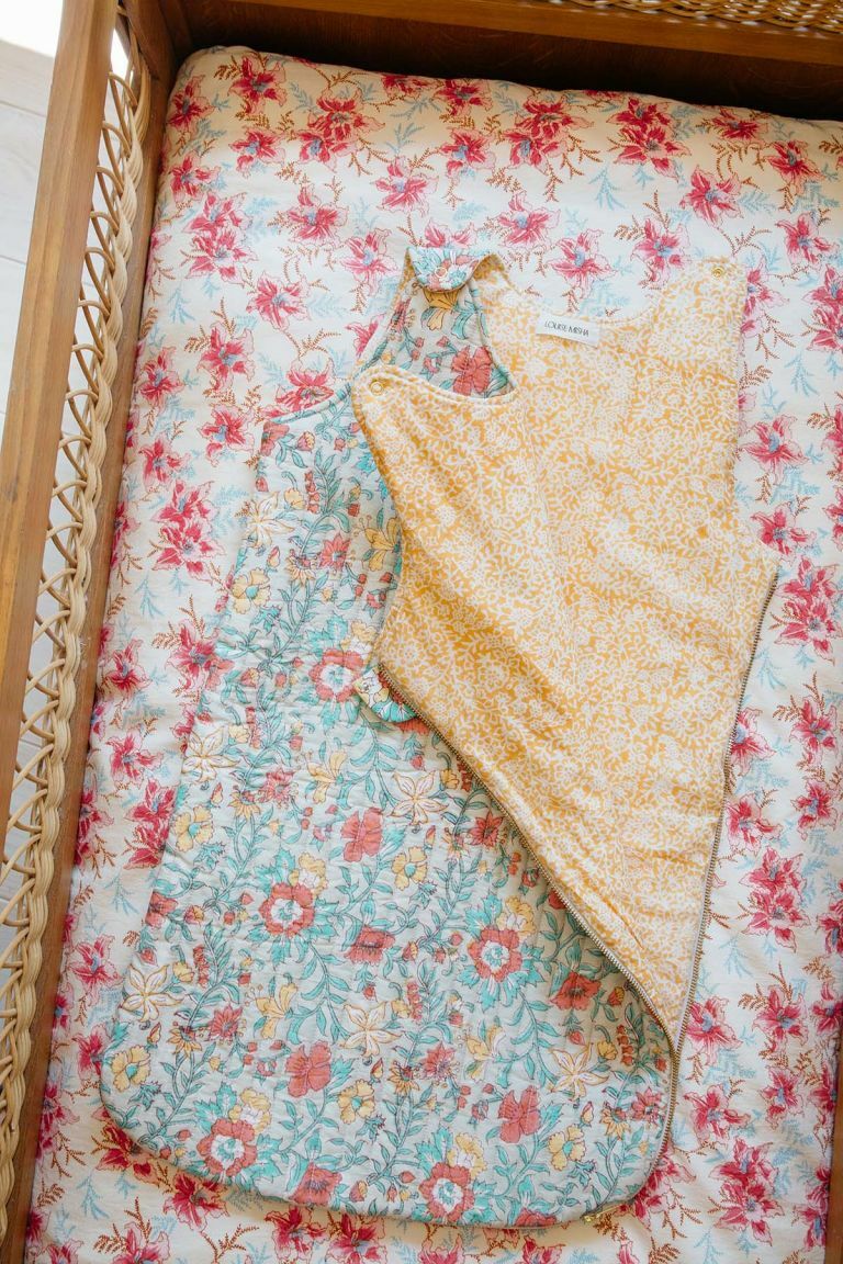 Louise Misha-Amana 防踢被(Water Flowers)