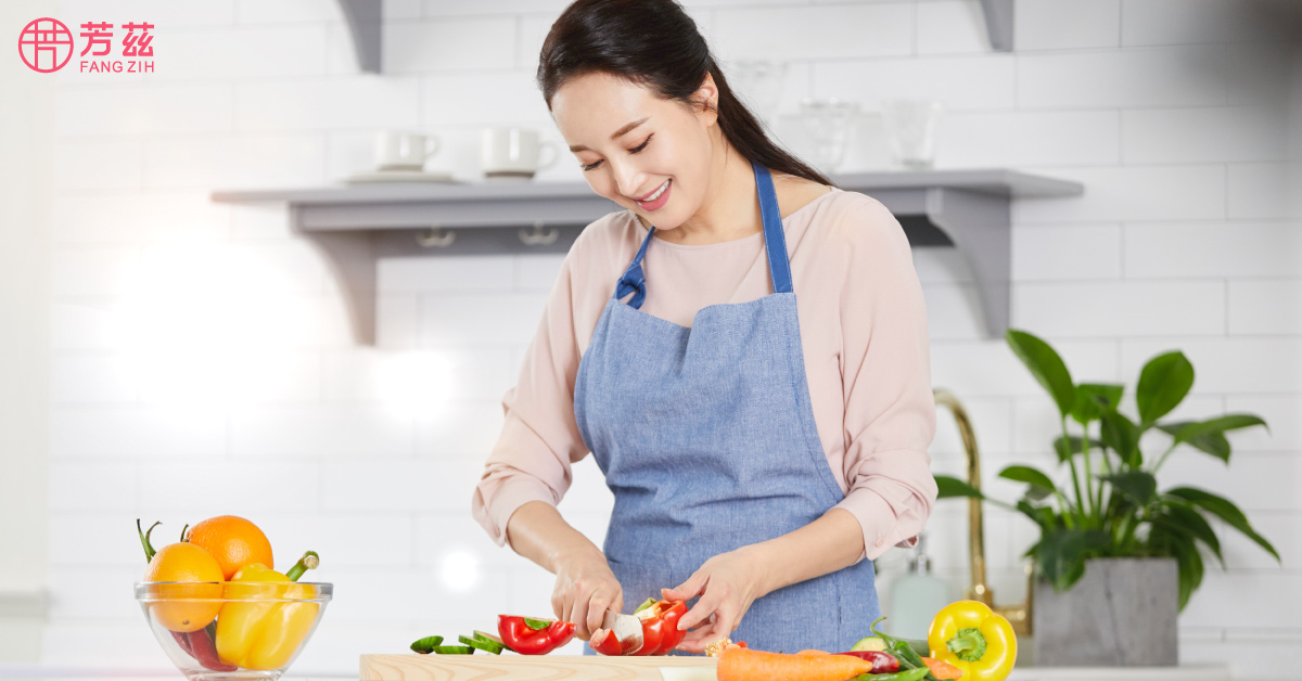 雞精取代雞湯，省去了熬煮的時間，但在風味上讓人望之卻步，因此許多品牌紛紛推出大眾較為接受的滴雞精和熬雞精，然而這兩者除了在製程上有差異外，風味也有不同但都是一般日常保健與養生的好選擇。