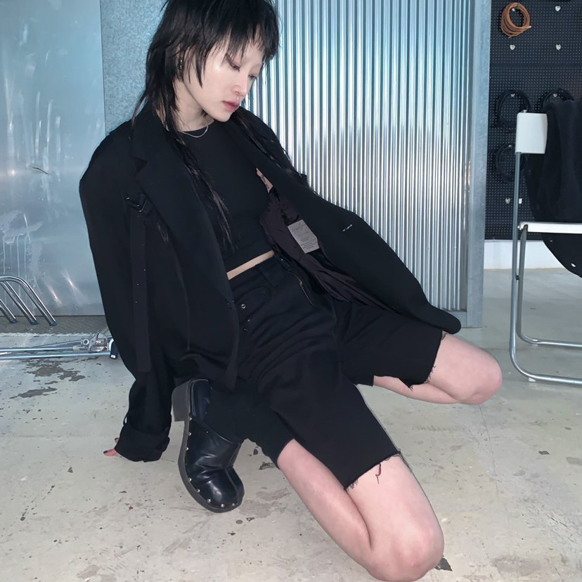 高腰黑色牛仔短褲(-20%)