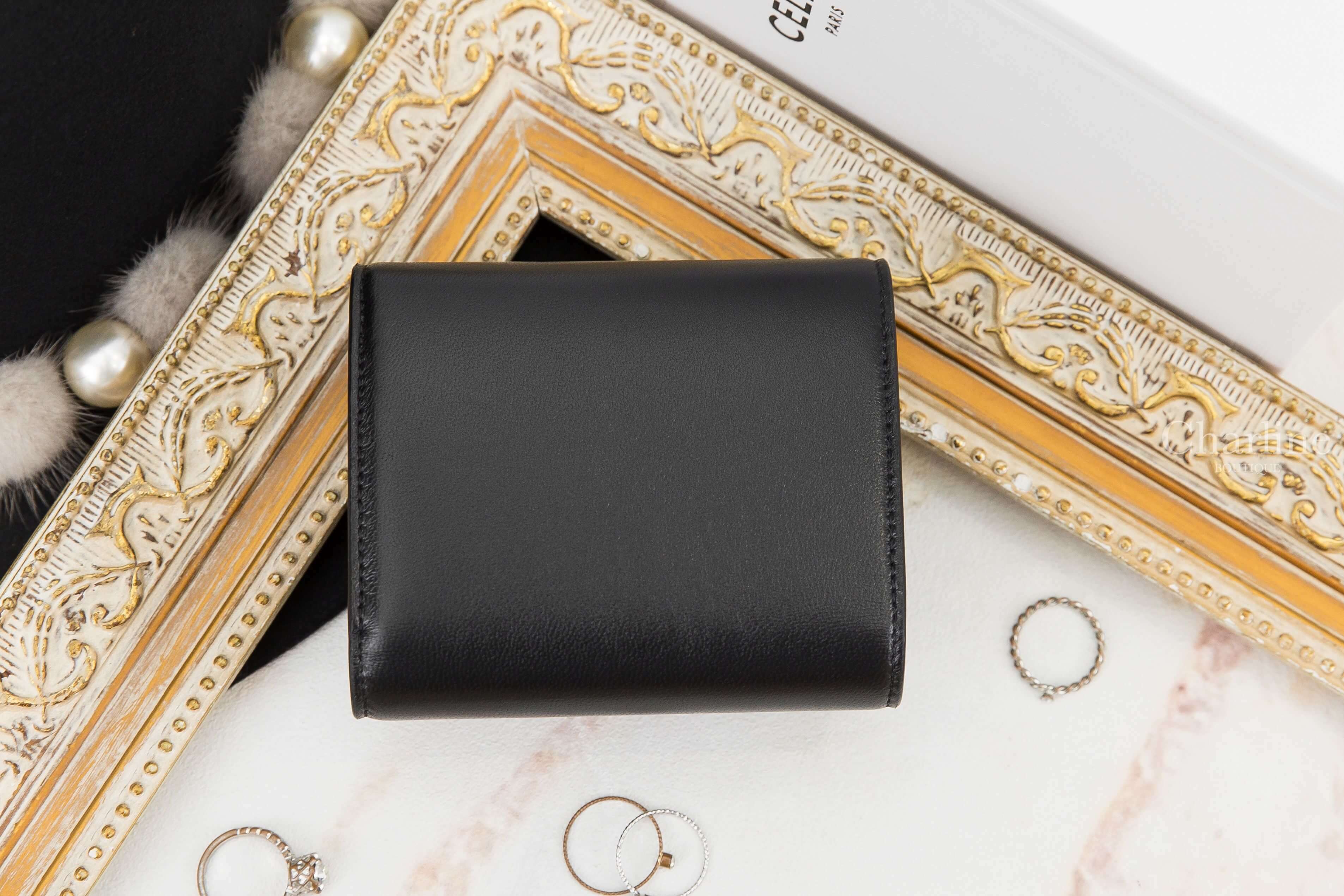 Celine Small Triomphe Wallet In Shiny Smooth Lambskin 黑色羊皮凱旋門金釦三折短夾-Charline Boutique 精品代購
