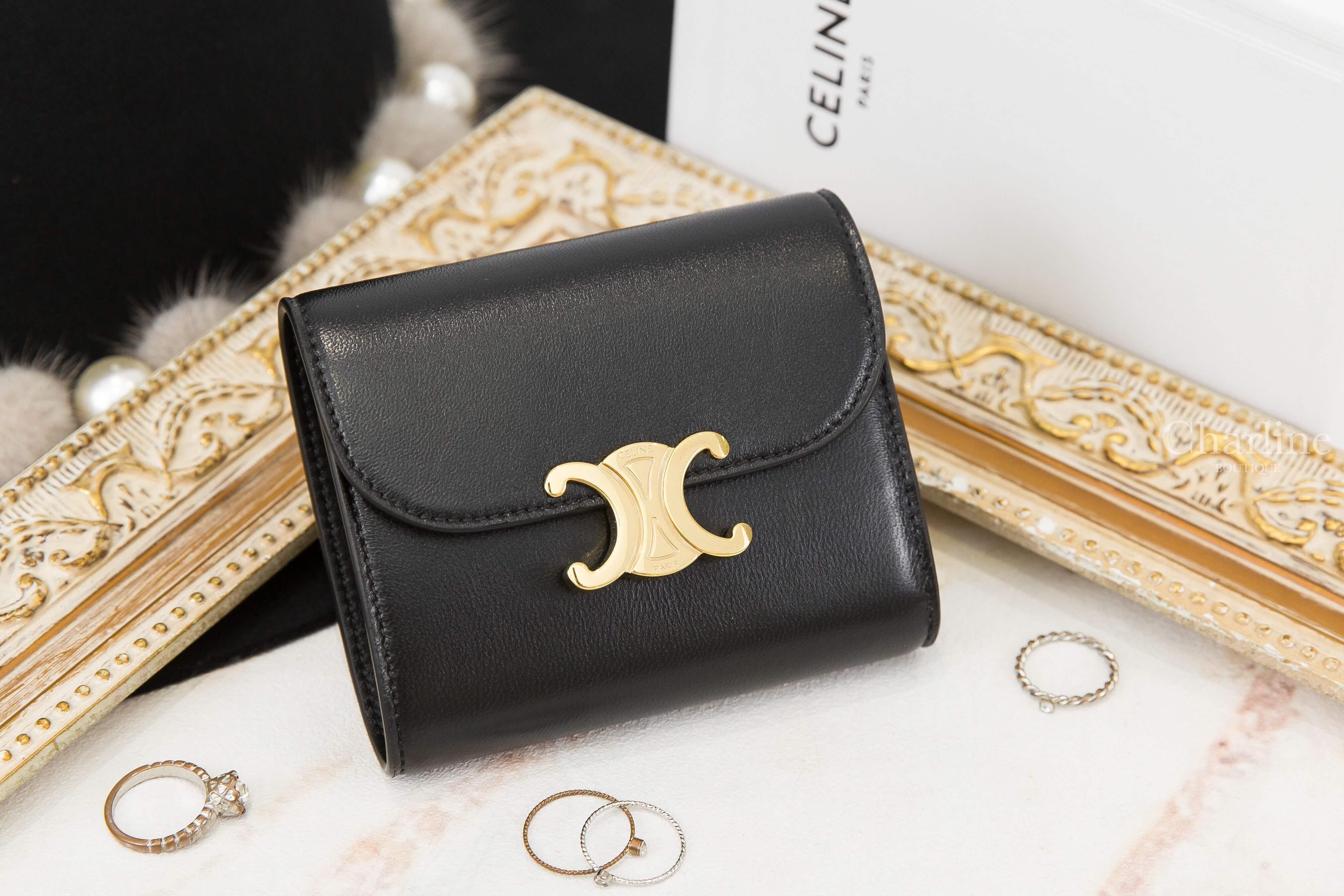 Celine Small Triomphe Wallet In Shiny Smooth Lambskin 黑色羊皮凱旋門金釦三折短夾-Charline Boutique 精品代購