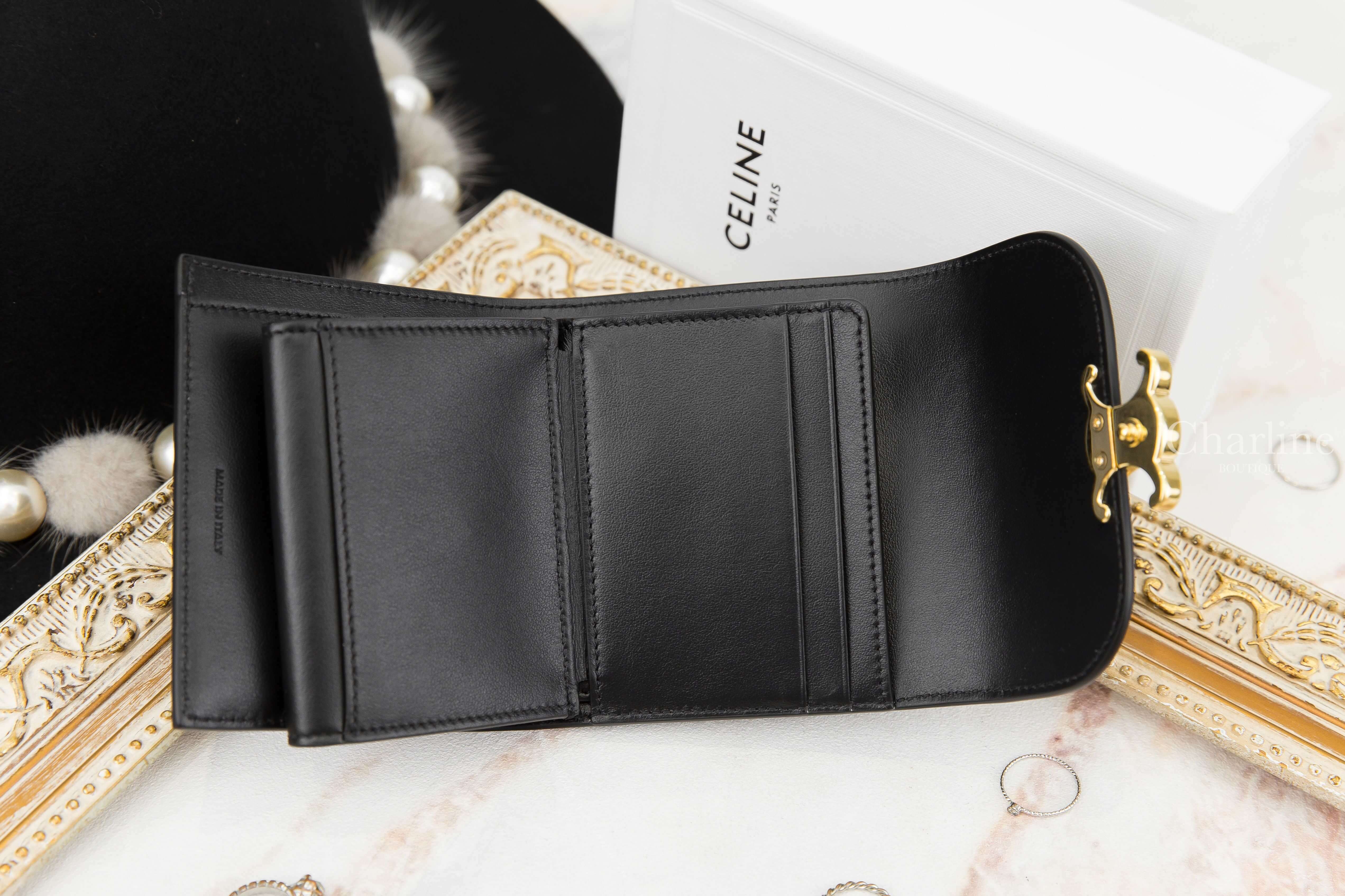Celine Small Triomphe Wallet In Shiny Smooth Lambskin 黑色羊皮凱旋門金釦三折短夾-Charline Boutique 精品代購