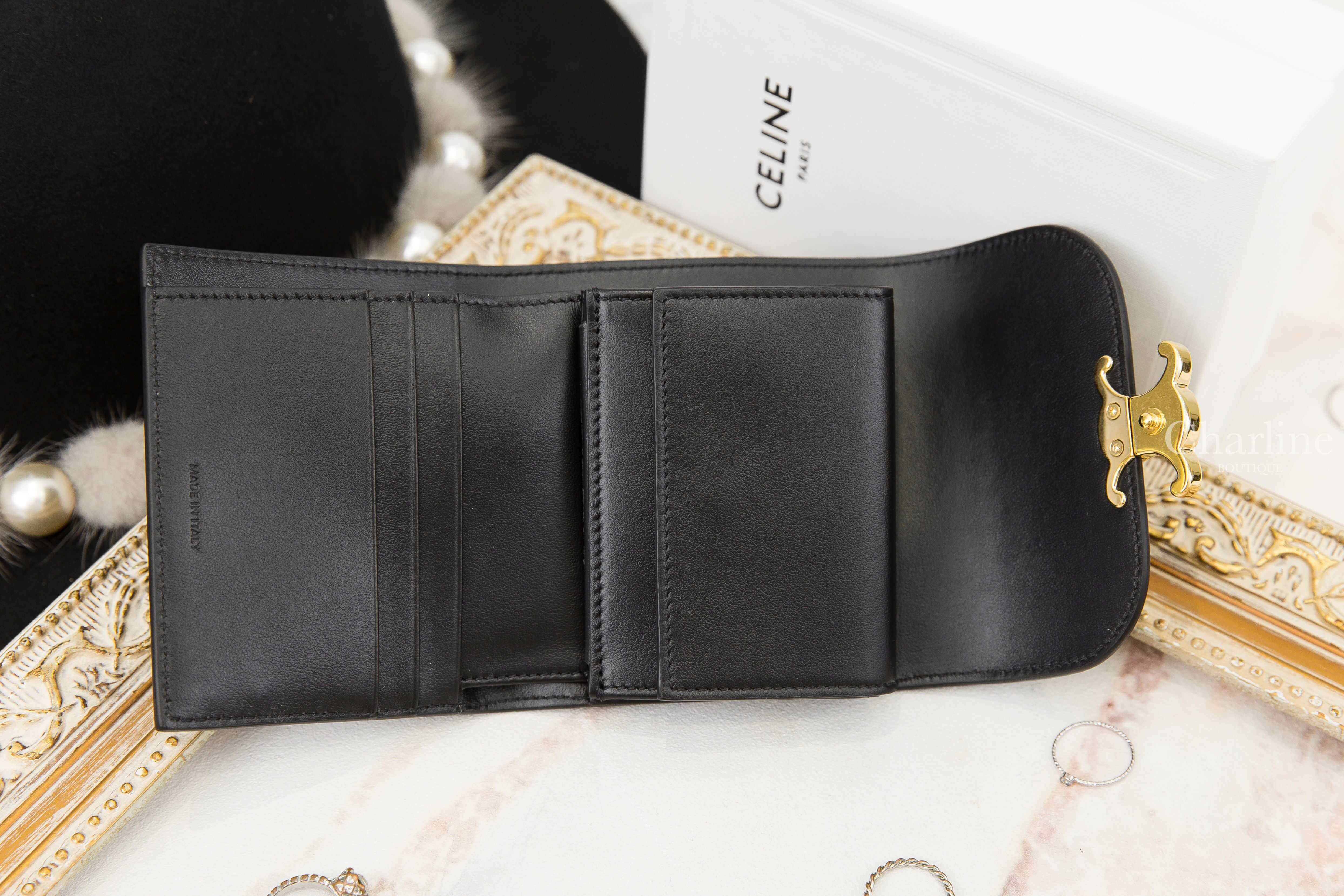 Celine Small Triomphe Wallet In Shiny Smooth Lambskin 黑色羊皮凱旋門金釦三折短夾-Charline Boutique 精品代購