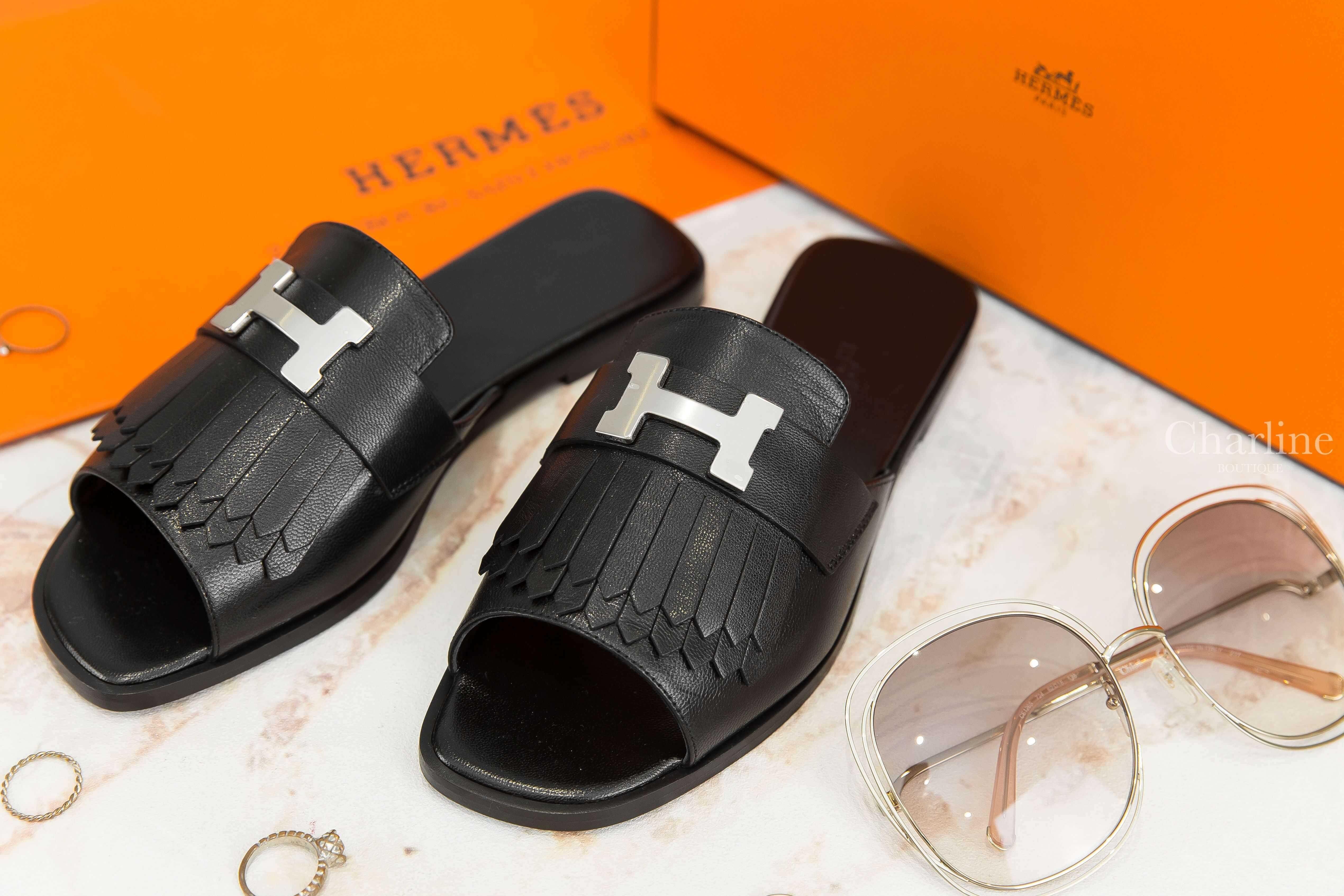 Hermès Auteuil Sandal 黑色銀釦H流蘇小牛皮平底拖鞋-Charline Boutique 精品代購