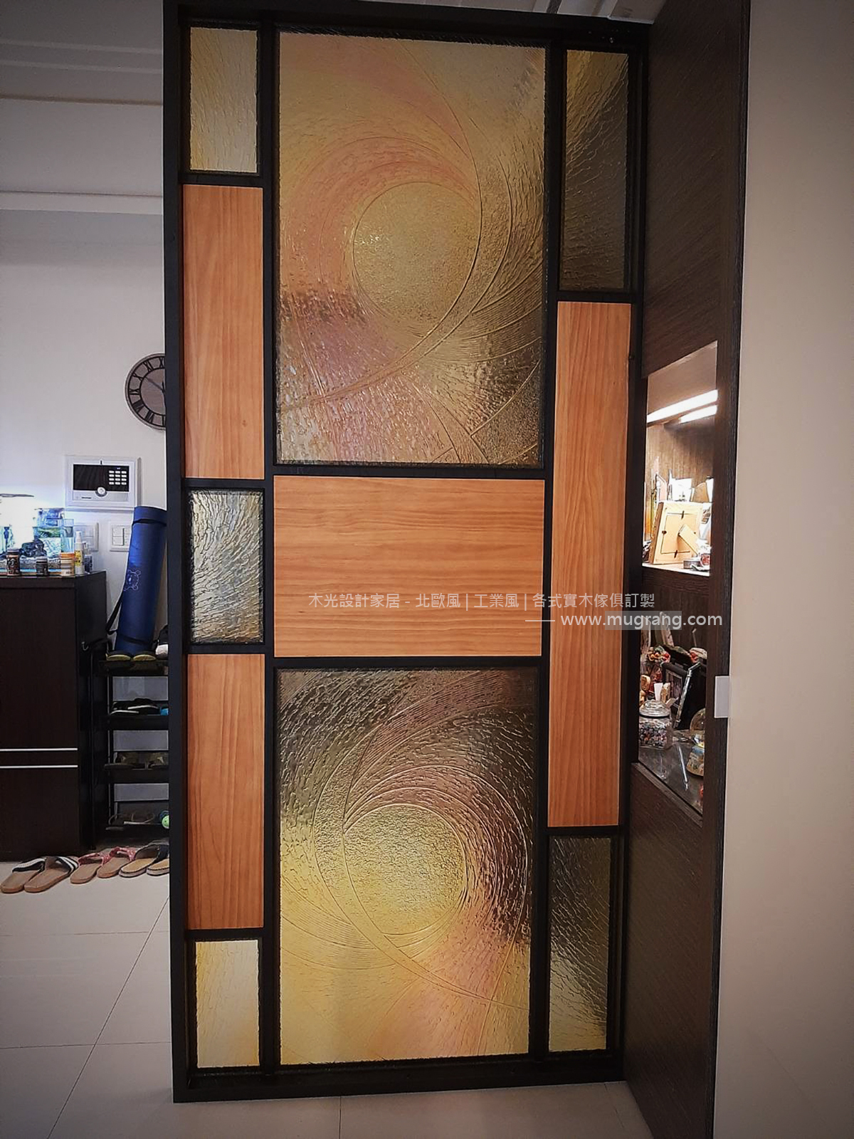 工業風玻璃實木鐵件屏風訂製