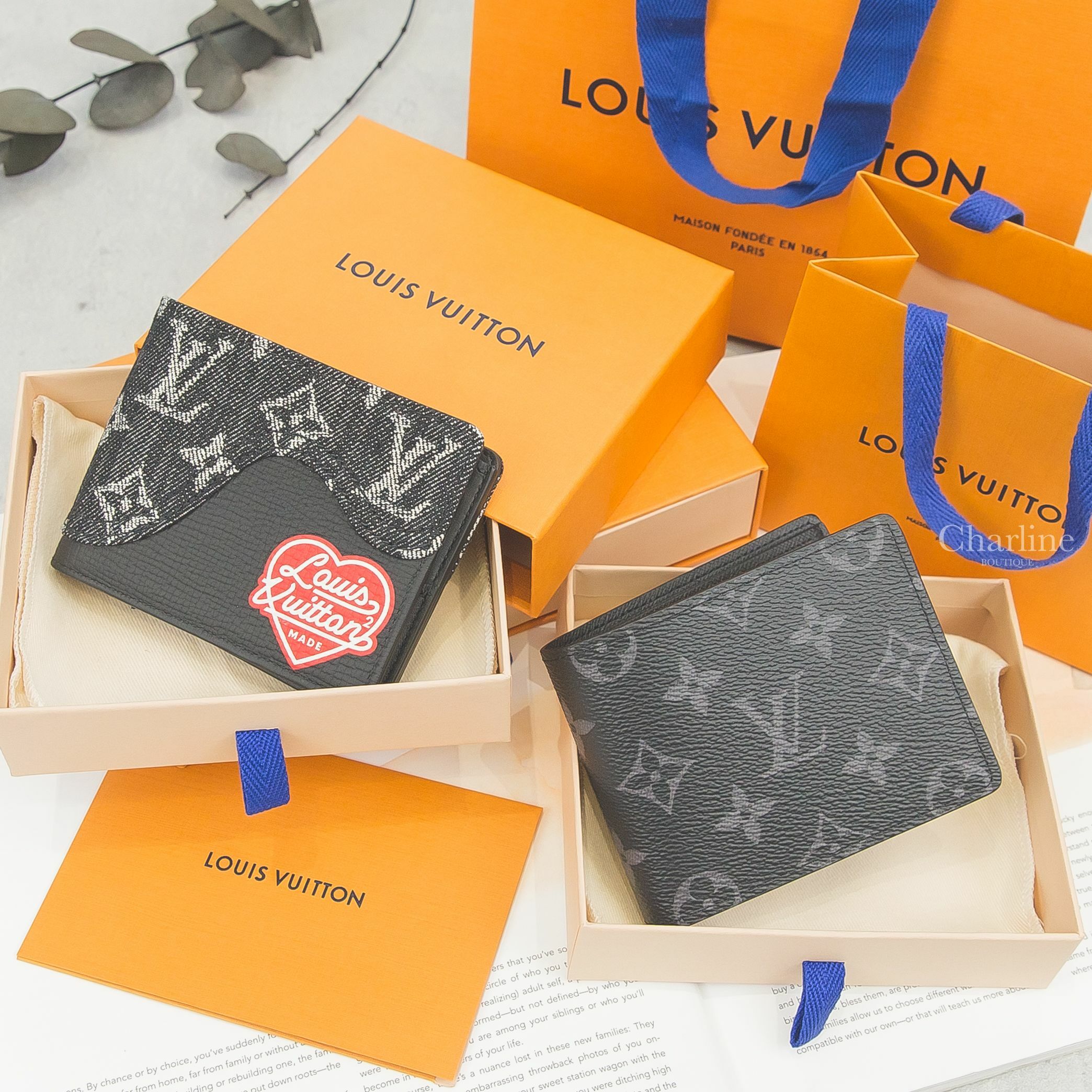 Louis Vuitton Slender Wallet 黑色帆布老花短夾,Louis Vuitton Slender Wallet 聯名款黑色丹寧老花拼牛皮紅色愛心印花短夾-Charline Boutique 精品代購
