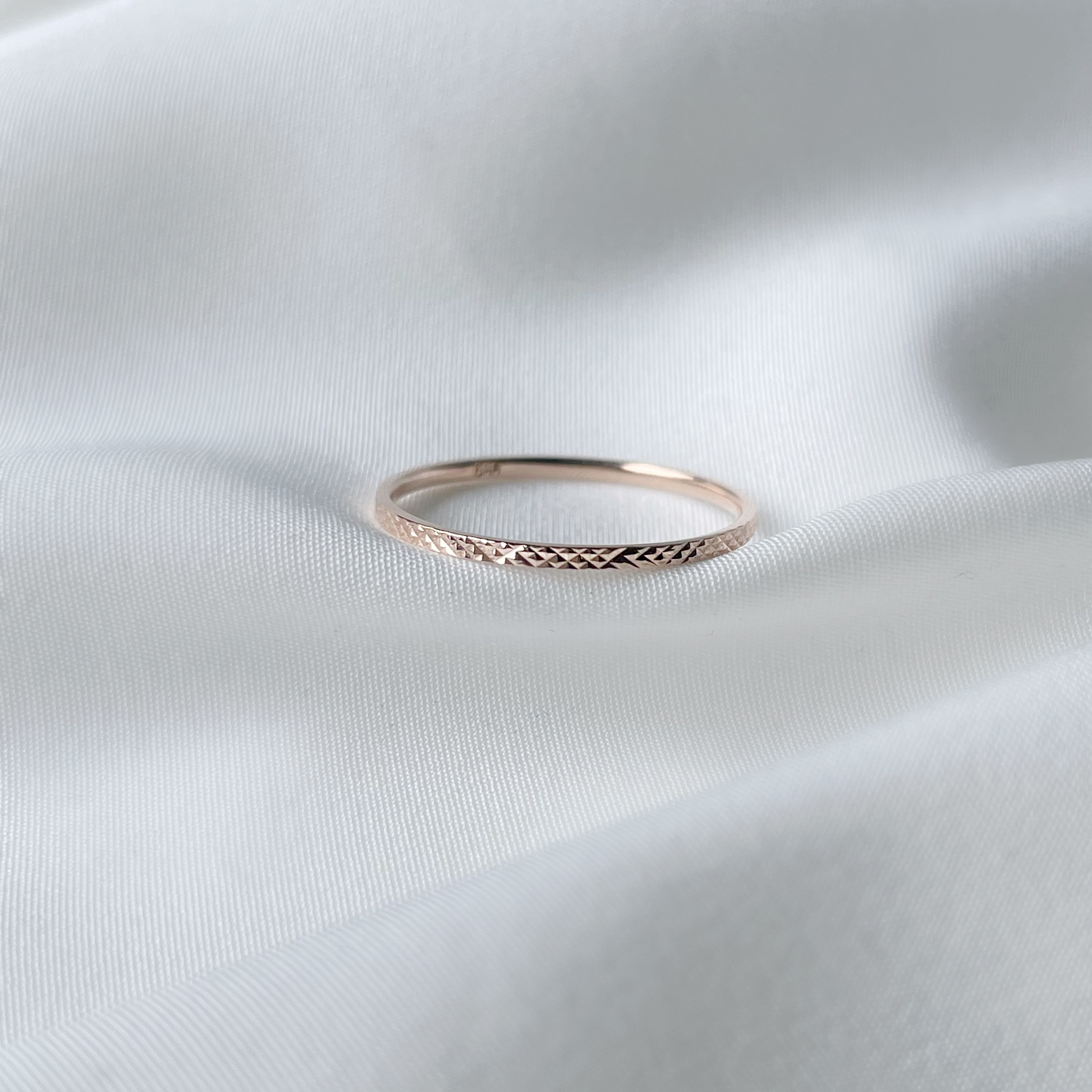 14K閃亮菱格切割線戒