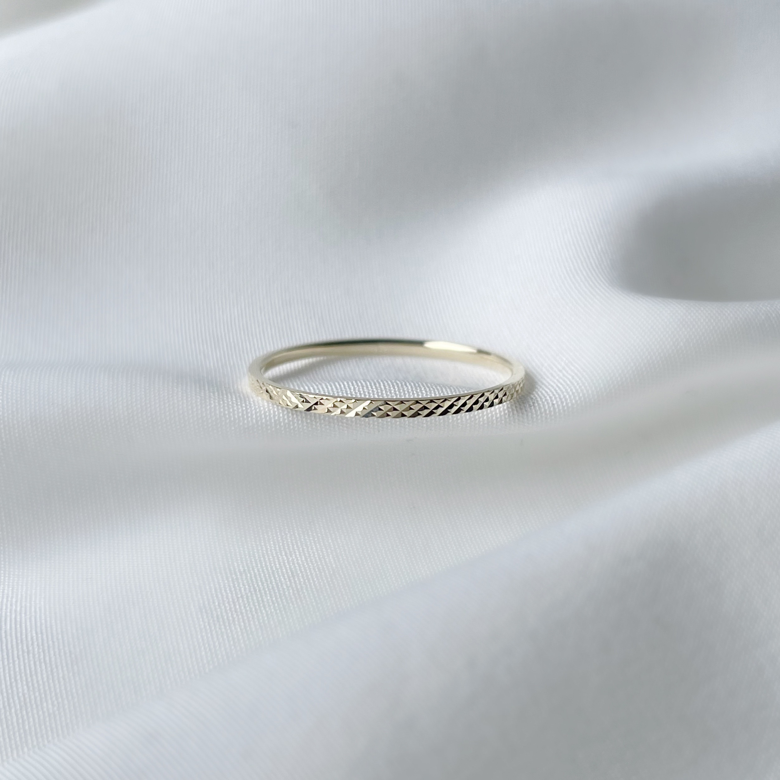 14K閃亮菱格切割線戒