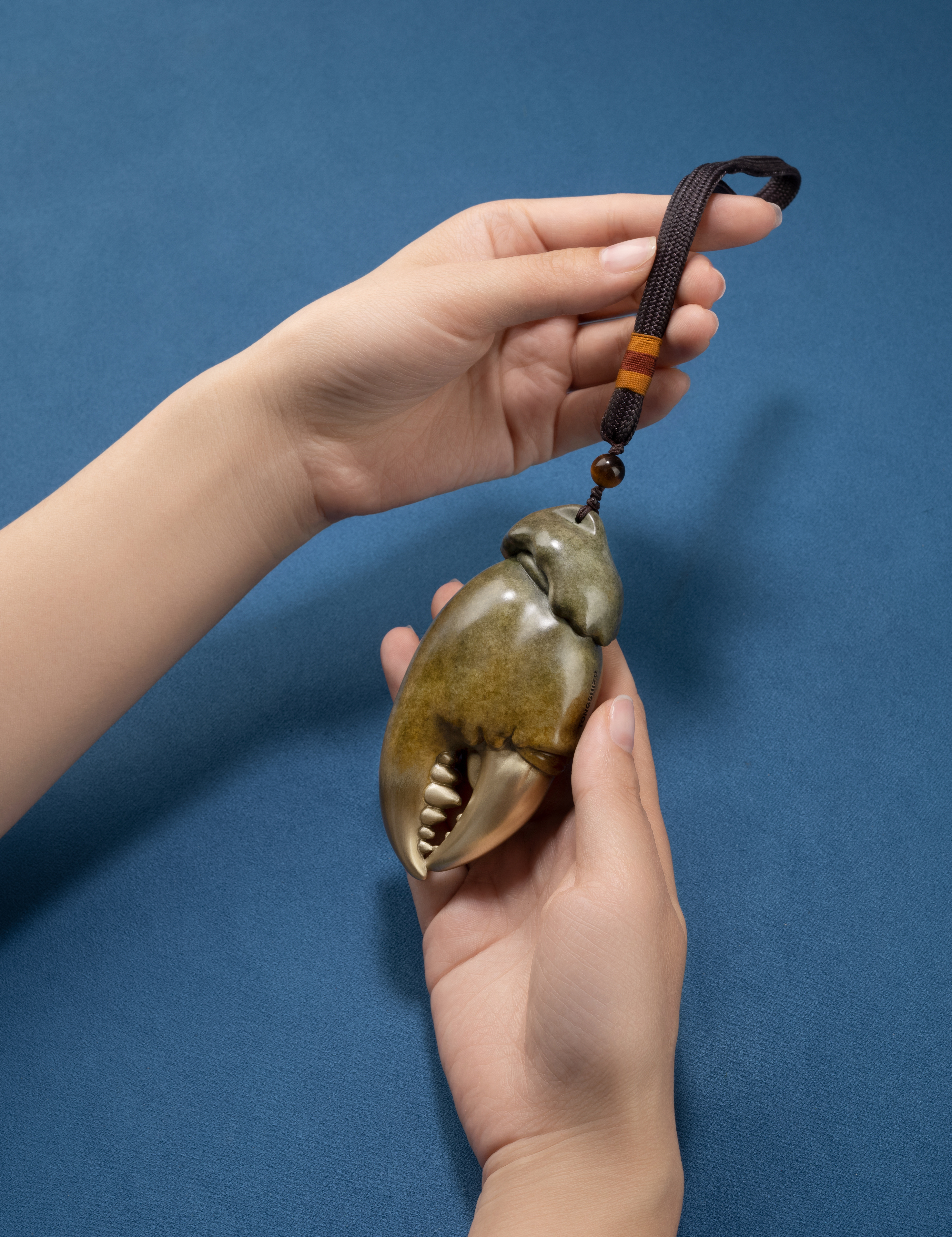 手中有錢(手中有鉗)