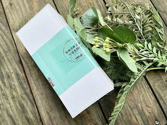 TWO寶媽咪推薦冷暖緊膚震動按摩導入儀，全臉保養事半功倍。