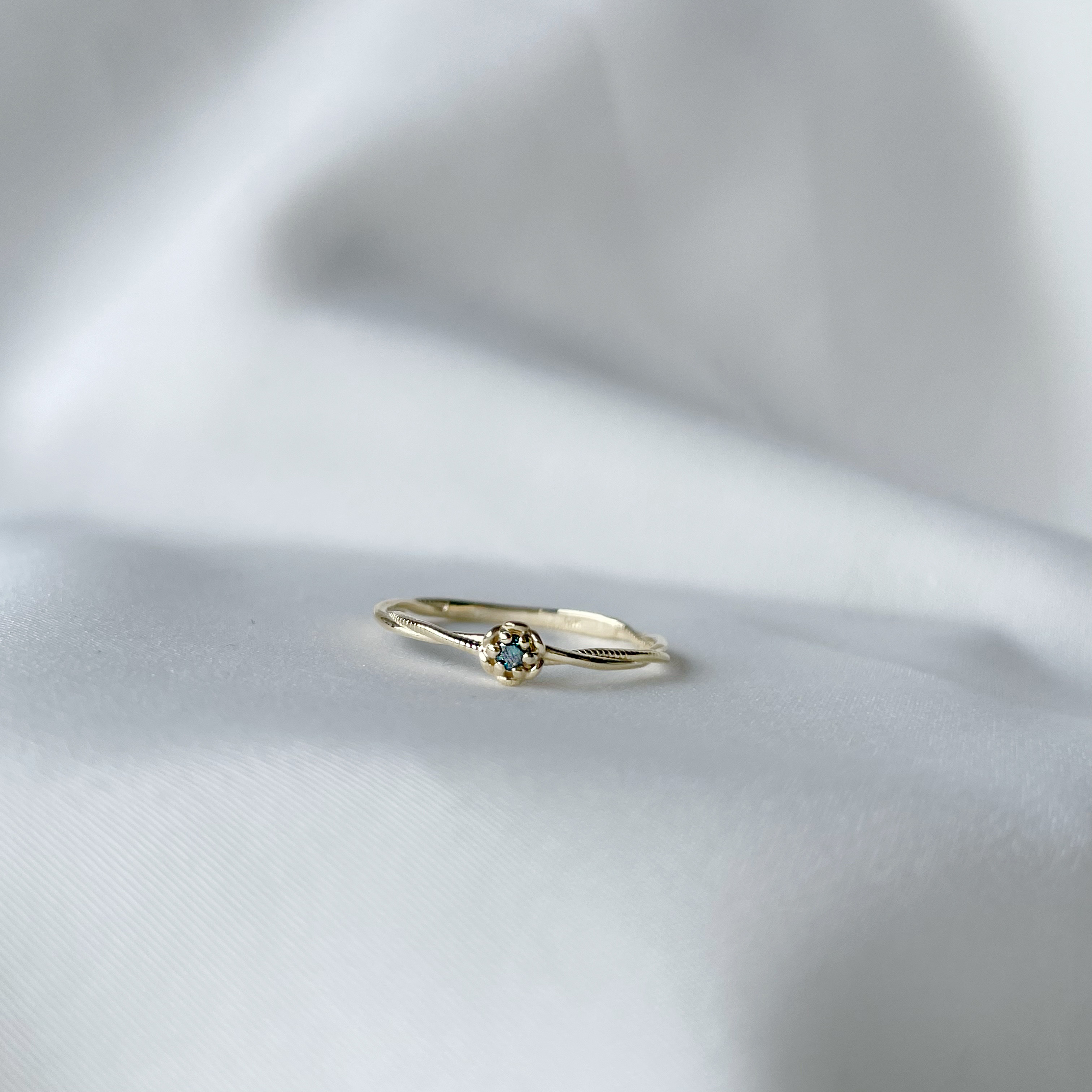 14K梔子花藍鑽戒指