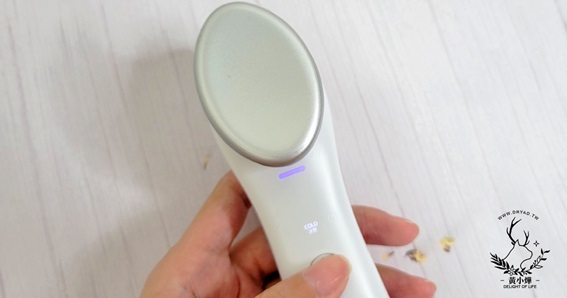 黃小燁推薦冷暖緊膚震動按摩導入儀，每天五分鐘全臉保養。