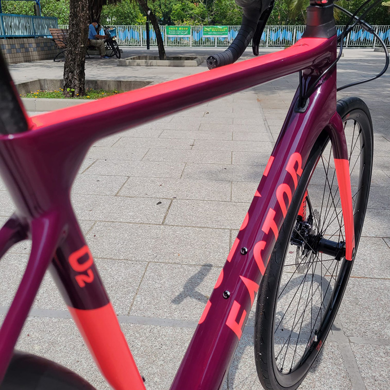 Factor O2 V2 Road Bike Disc Purple/Pink (Prisma Studio)
