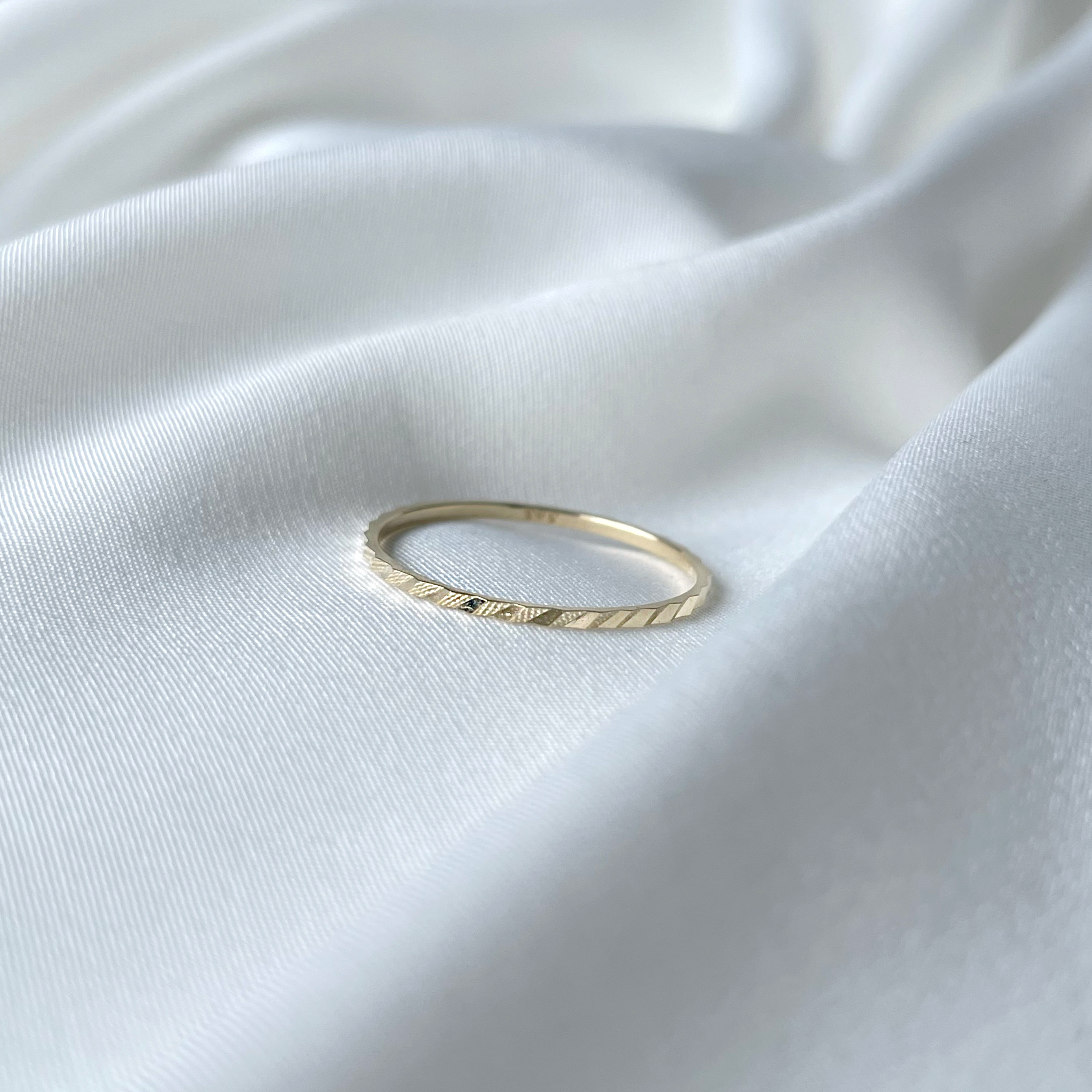14K斜紋切割線戒