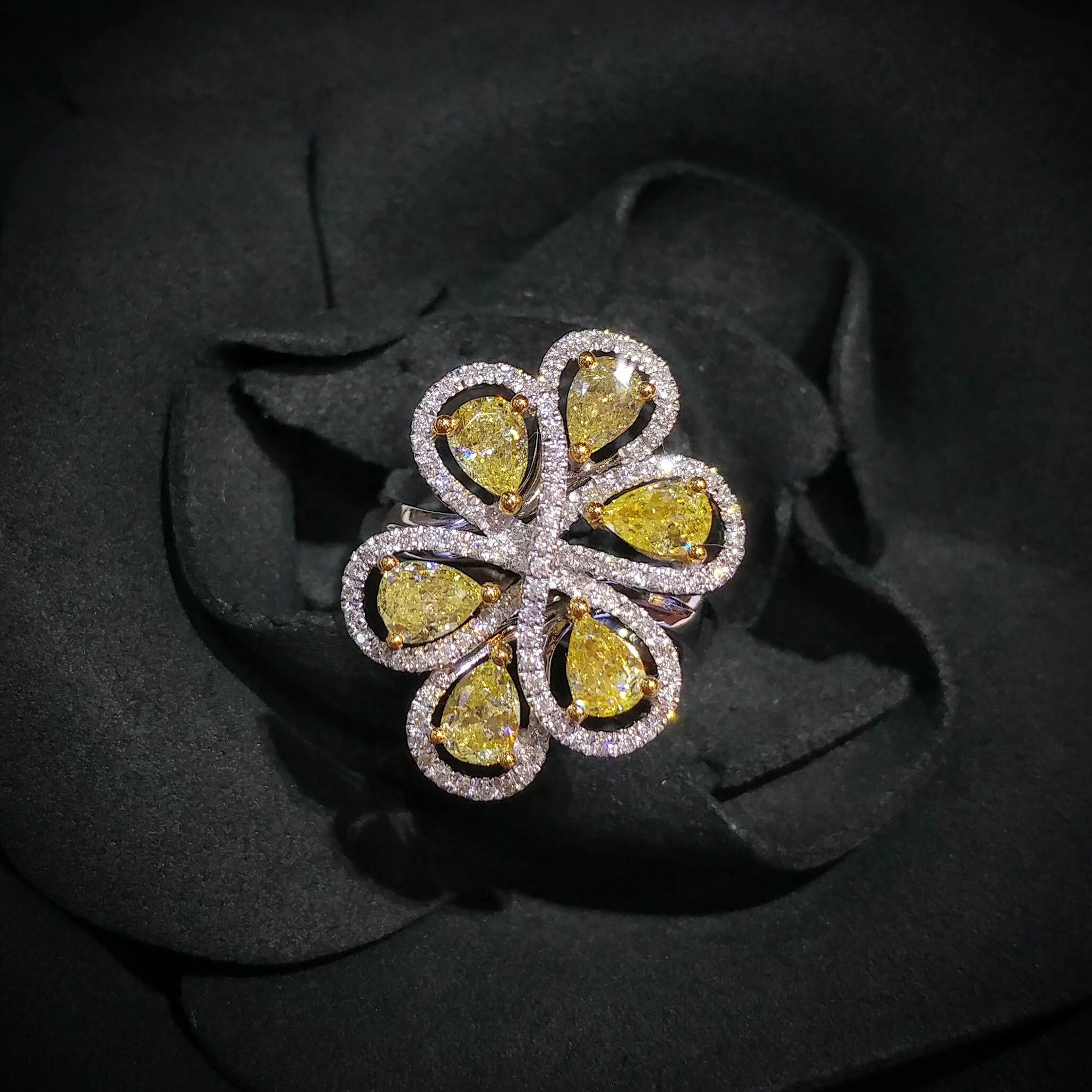 18K Gold 2.33ct Diamond Ring