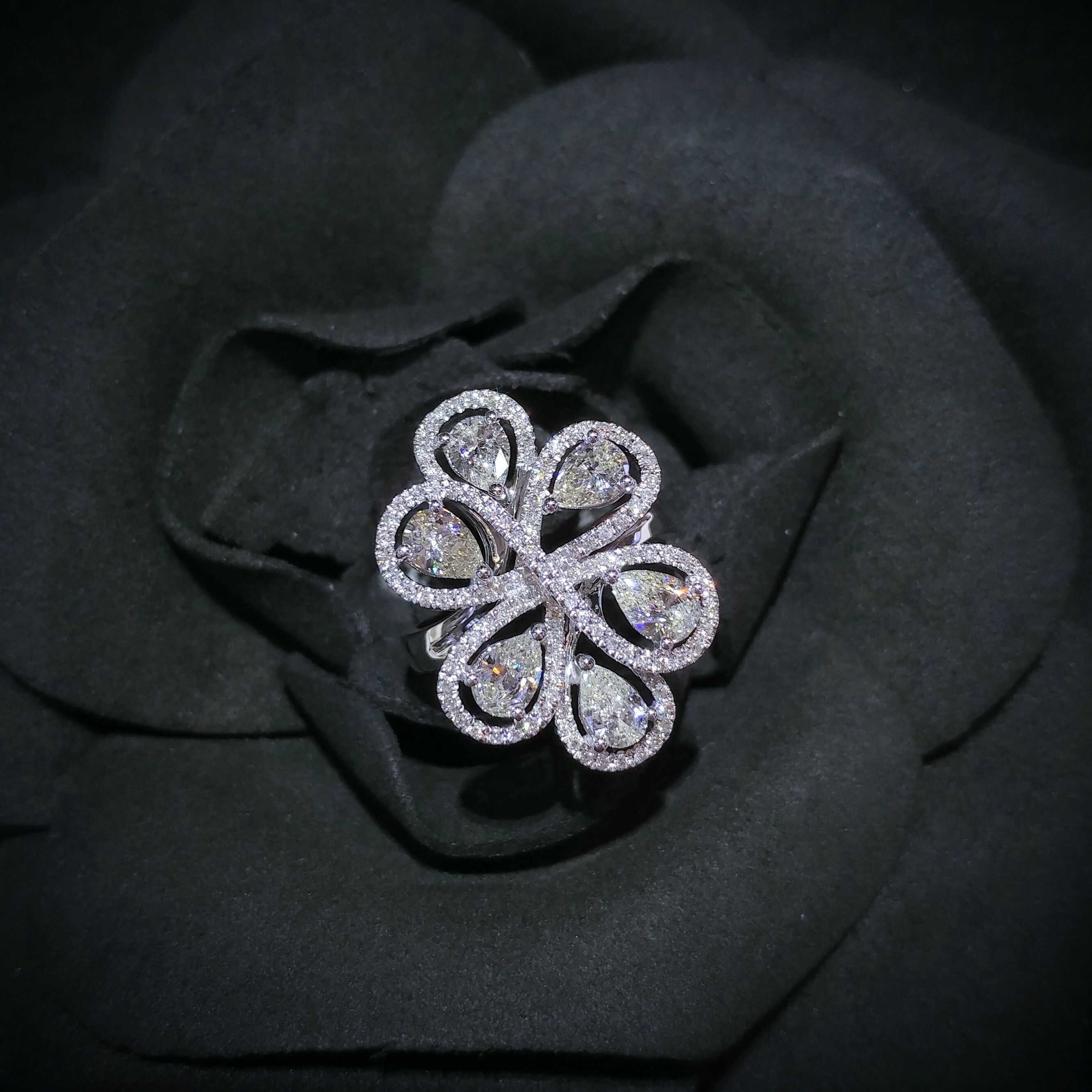 18K White Gold 1.72ct Diamond Ring