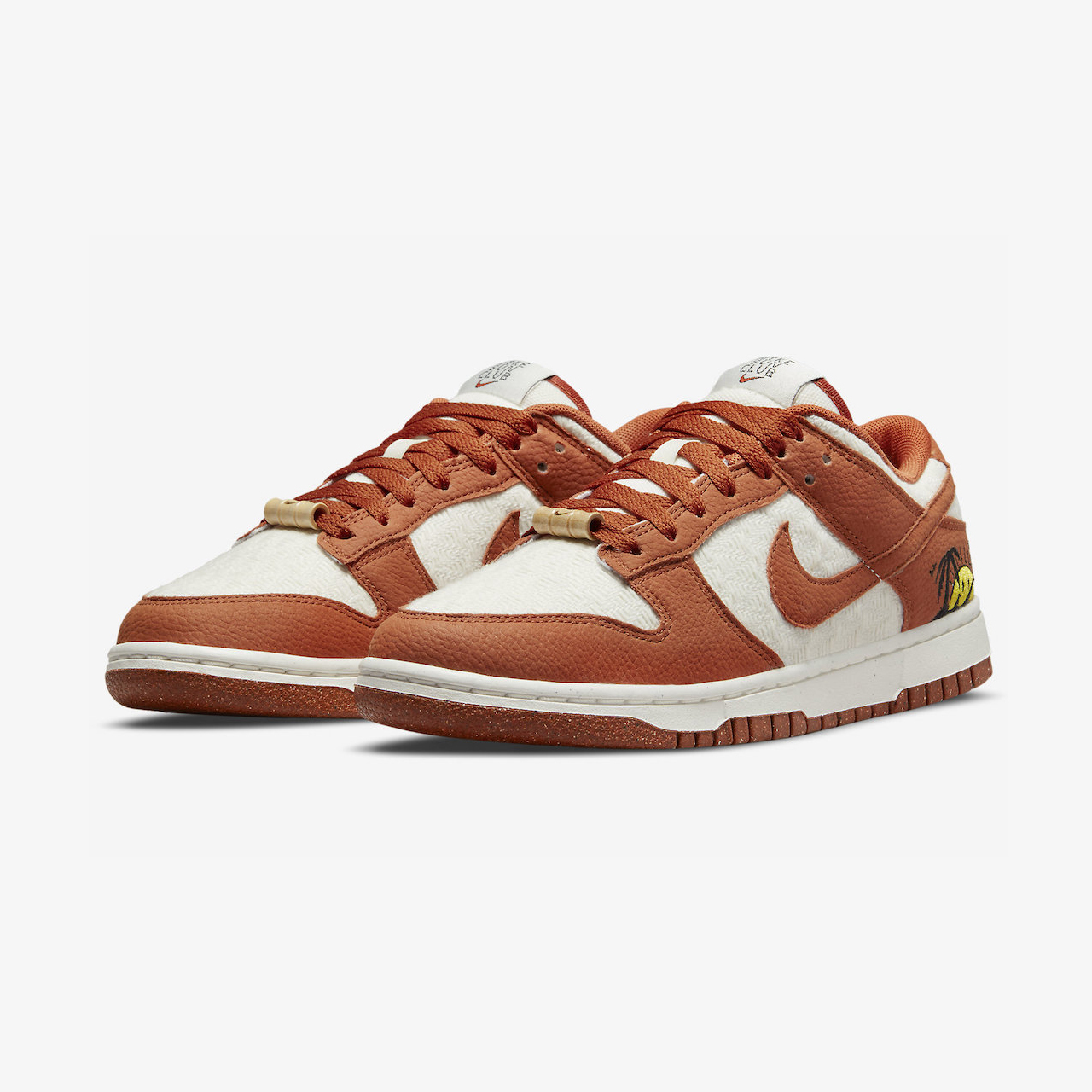 W NIKE DUNK LOW SE 