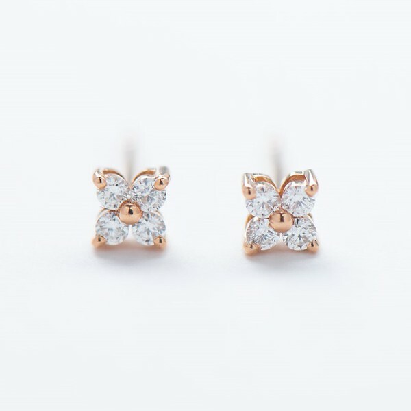 18K Lily Diamond Earring