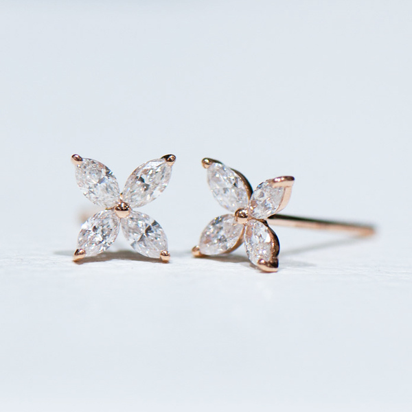 18K Petite Floral Diamond Earring