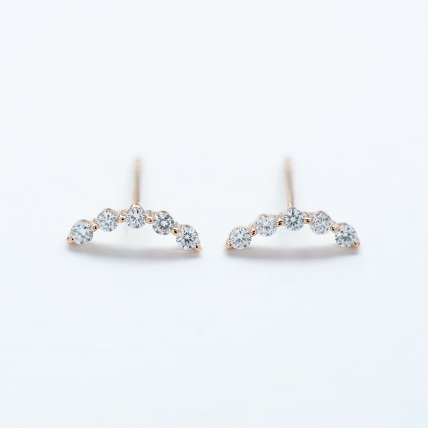 18K Smile Diamond Earring