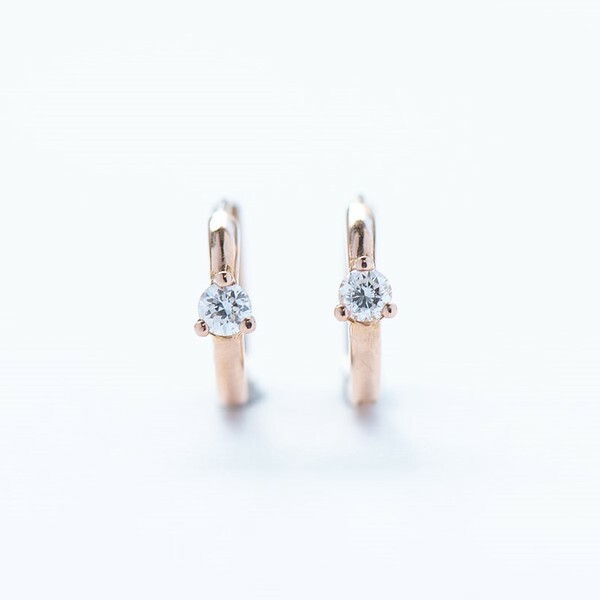 18K Soltera Diamond Hoop