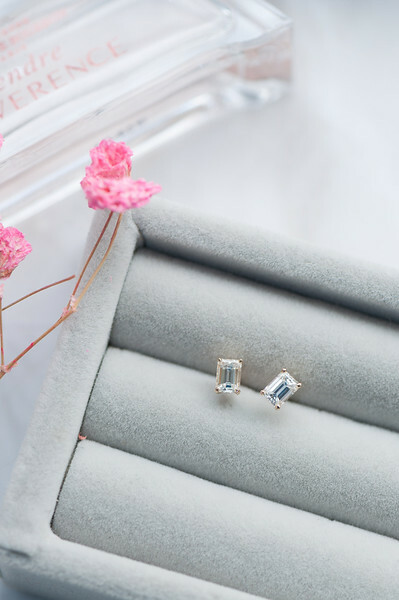 18K Solitaire Emerald Cut Diamond Earring