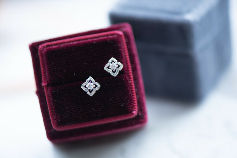 18K Trebol Diamond Earring