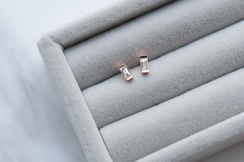 18K Tiny Baguette Diamond Earring