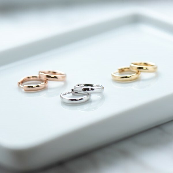 18K Plain Hoop Earring