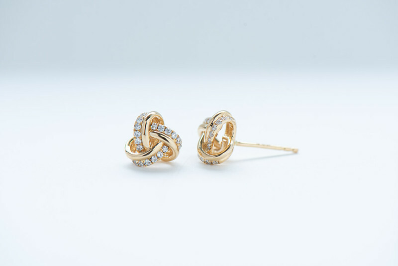 18K Knot Diamond Earring