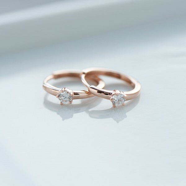 18K 5 Prong Diamond Earring Hoop