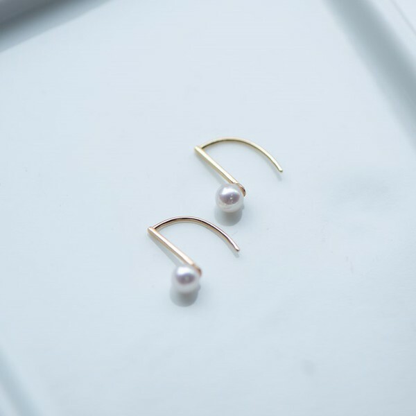18K Piano Akoya Pearls Earrings