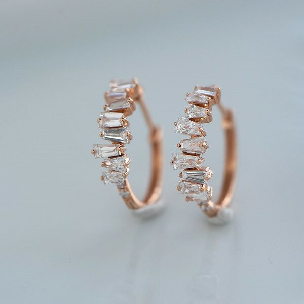 18K Diamond Earring