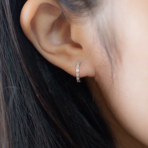 18K Baguette Diamond Hoop Earring