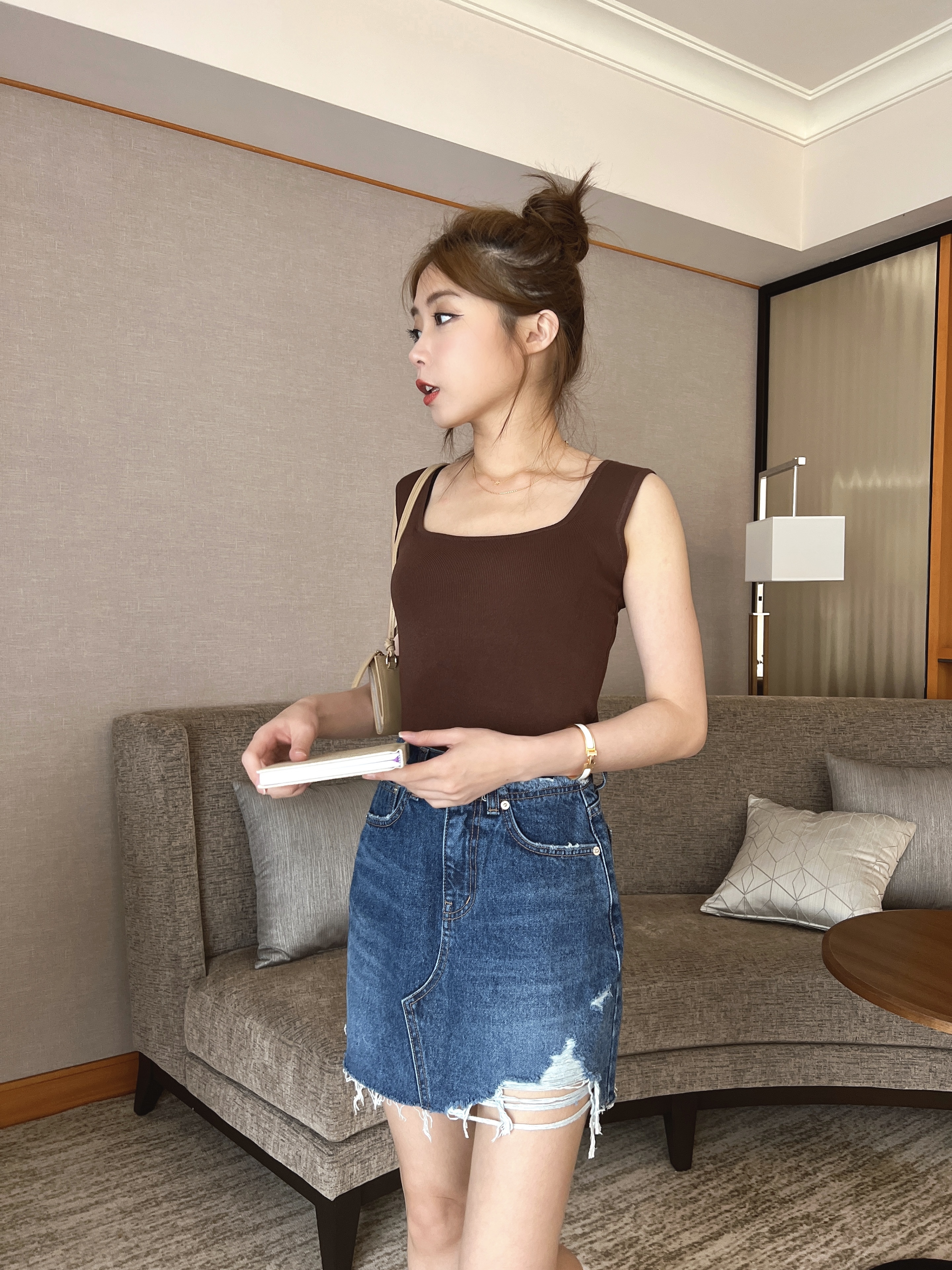 漫步巴黎小性感刷破牛仔短裙