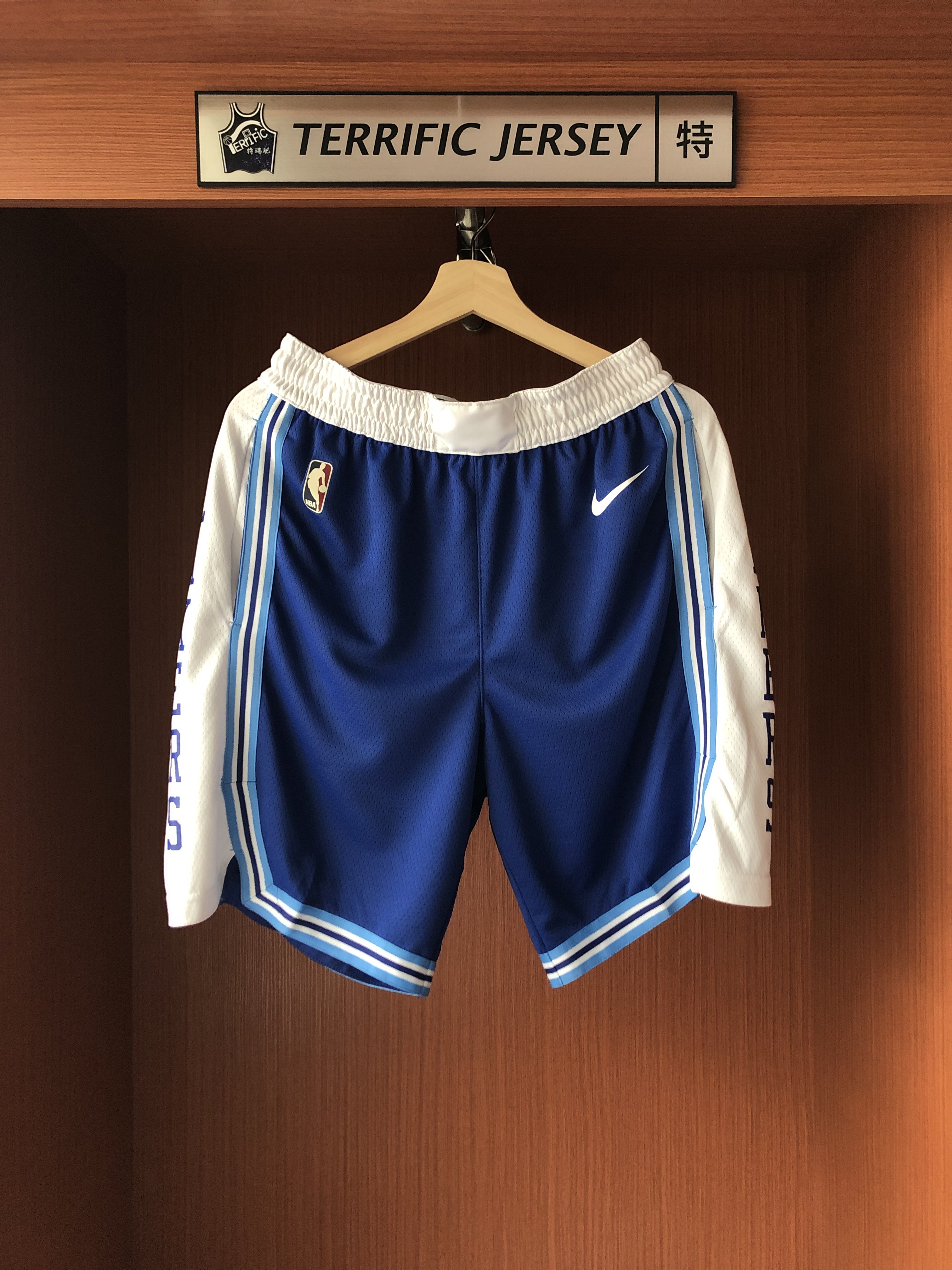 NBA球褲 Los Angeles Lakers 洛杉磯湖人復古藍 草寫藍 HWC Nike Swingman Shorts 球迷版 有口袋 全新