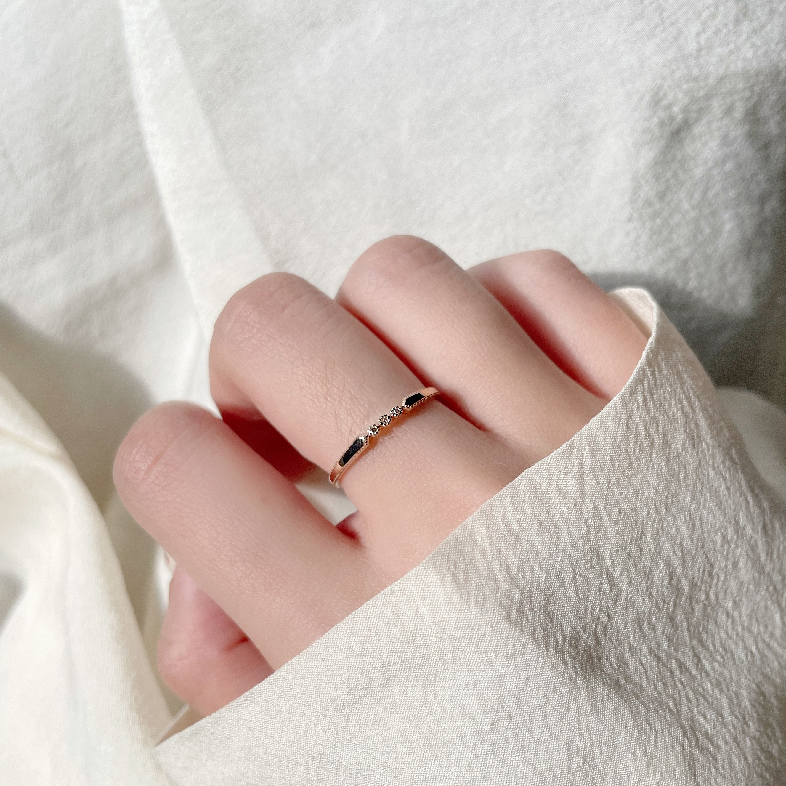 14k 細緻滾邊三胞胎真鑽戒指