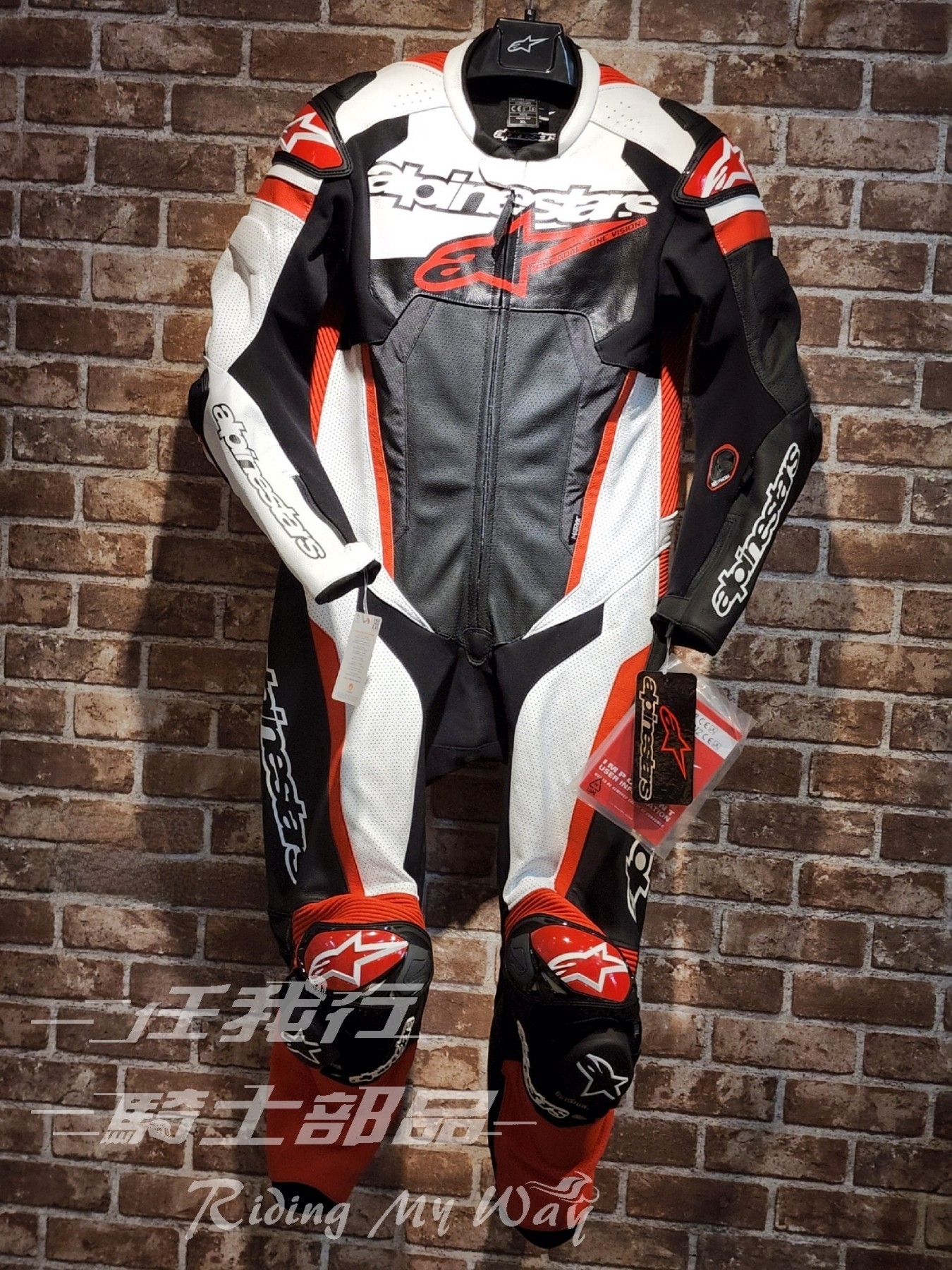 ALPINESTARS GP IGNITION LEATHER SUIT 1PC ASIA BLACK/WHITE/RED 亞洲版 黑白紅 一件式皮衣