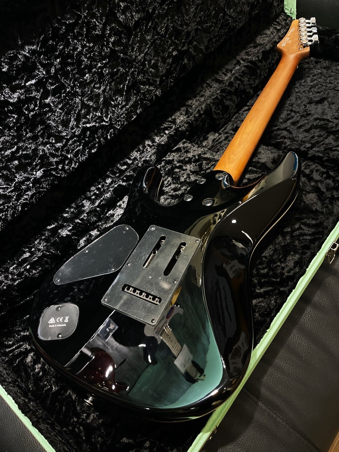 Ibanez AZ42P1-BK 電吉他