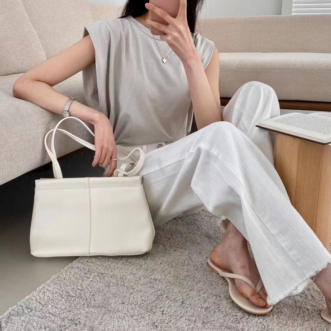 5W19  歐美風率性微落肩背心 灰色