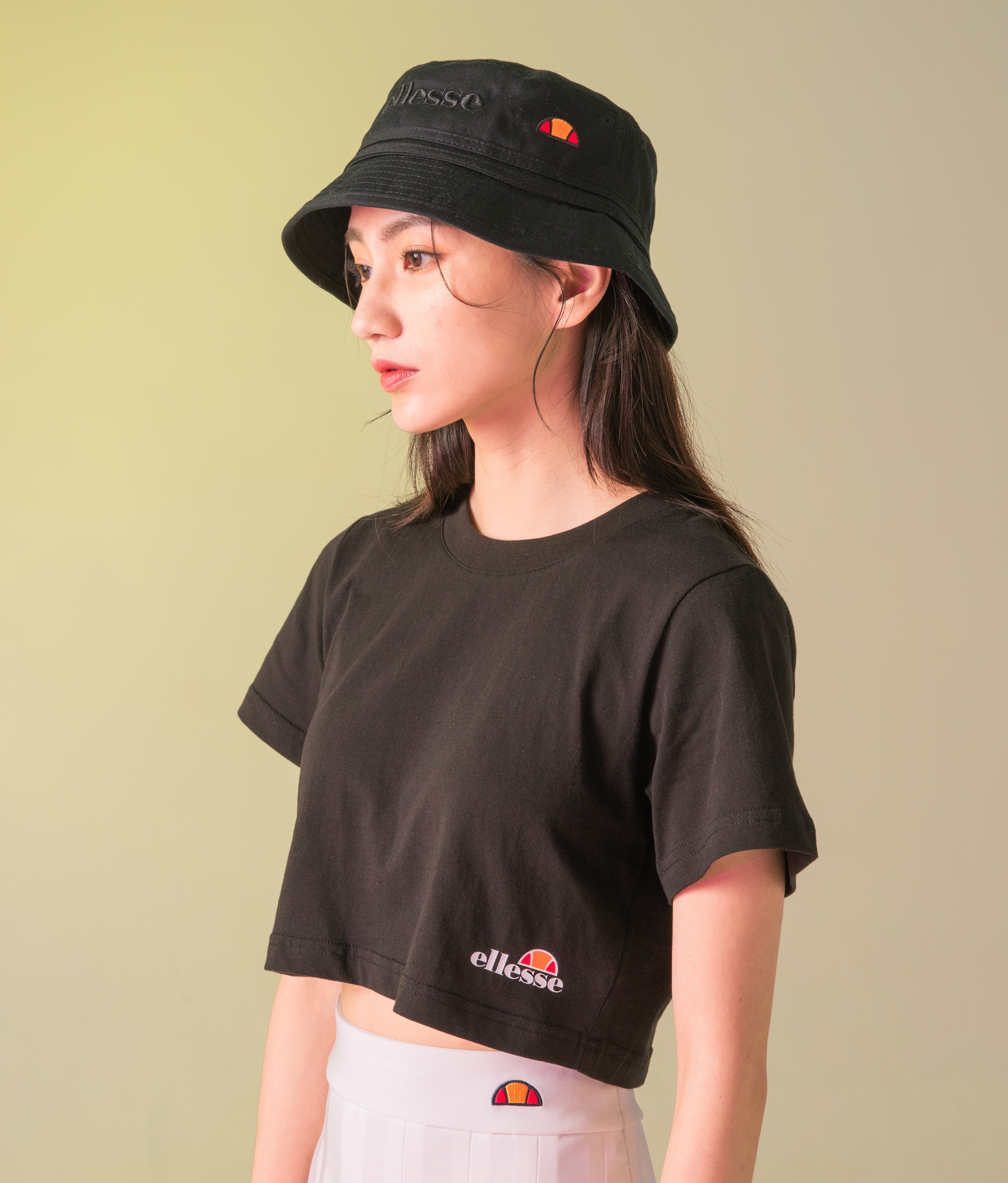 Ellesse 女款 經典短版T恤 黑色 歐美風