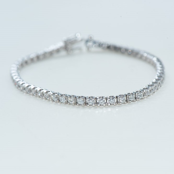 18K Square shaped 2mm 1.82ct tennis bracelet